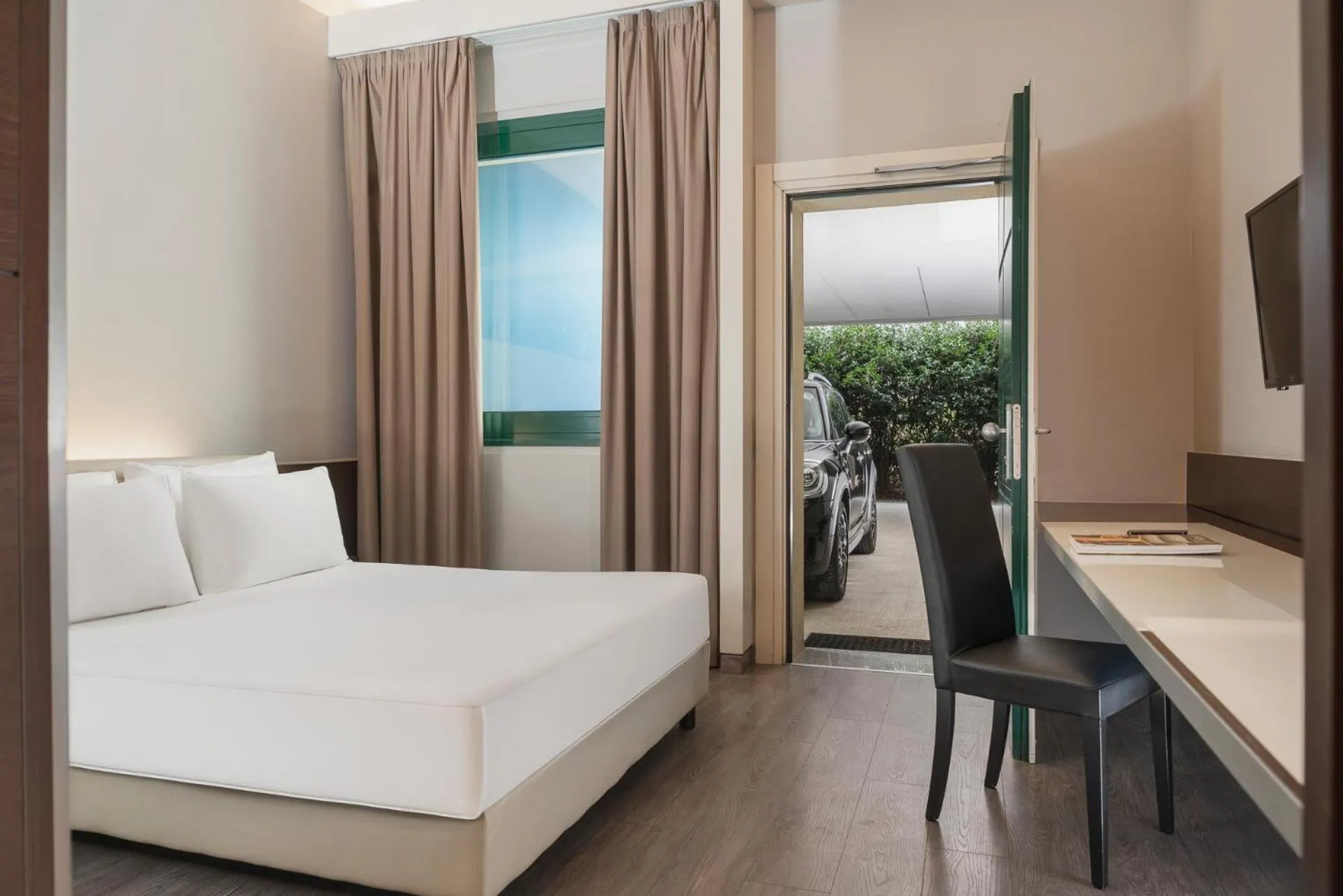 Photo of the whole room, Bed in Just Hotel Lomazzo Fiera