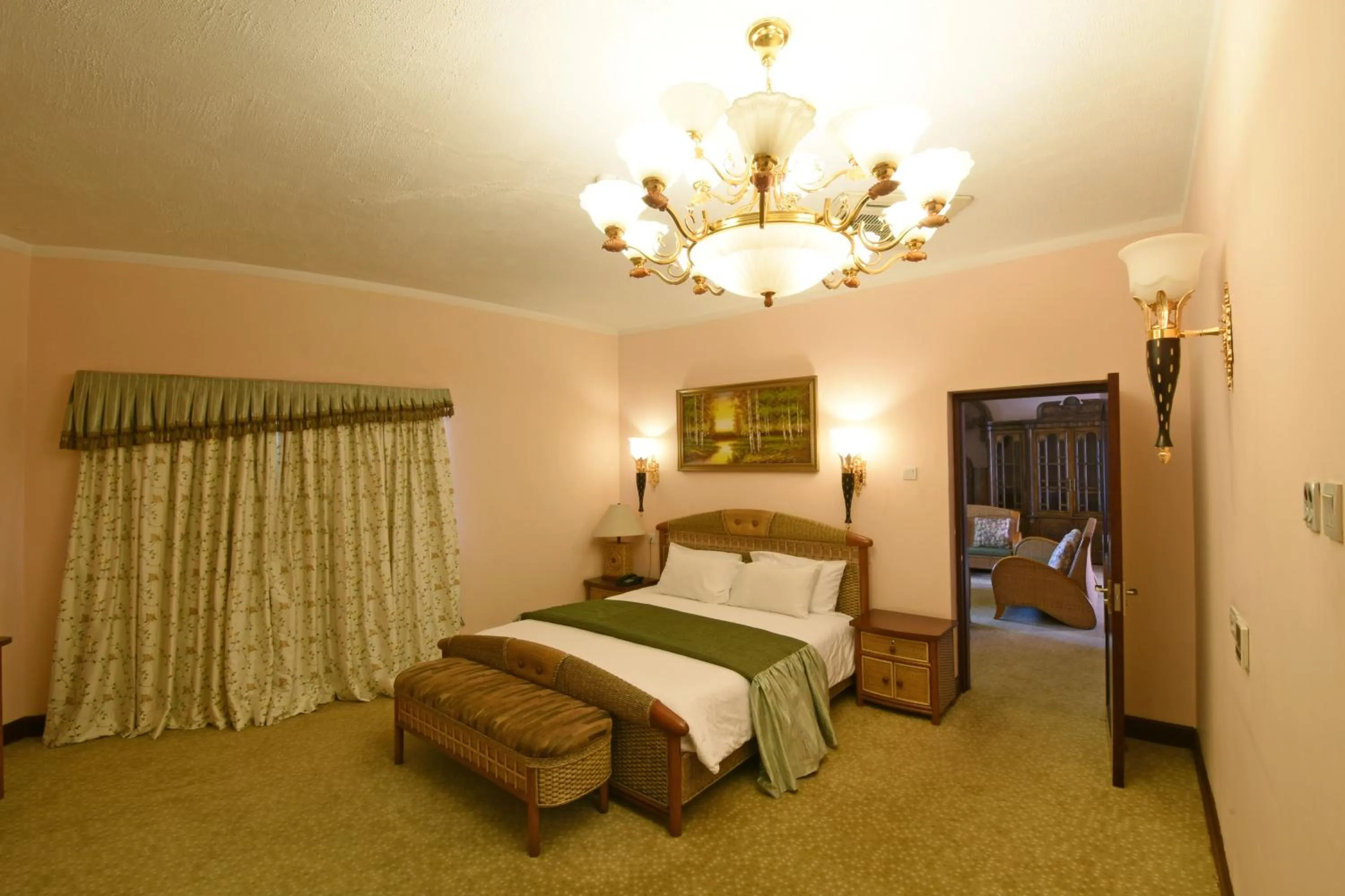 Photo of the whole room, Bed in Imperial Royale Hotel