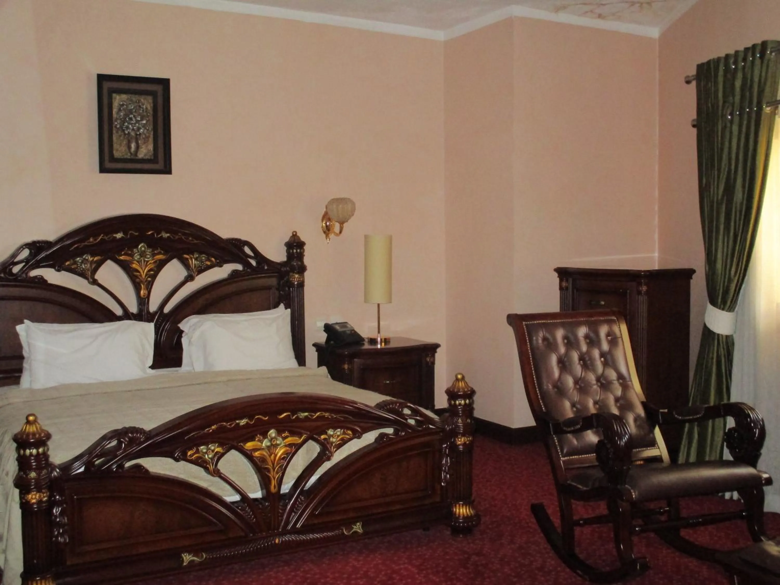 Photo of the whole room, Bed in Imperial Royale Hotel