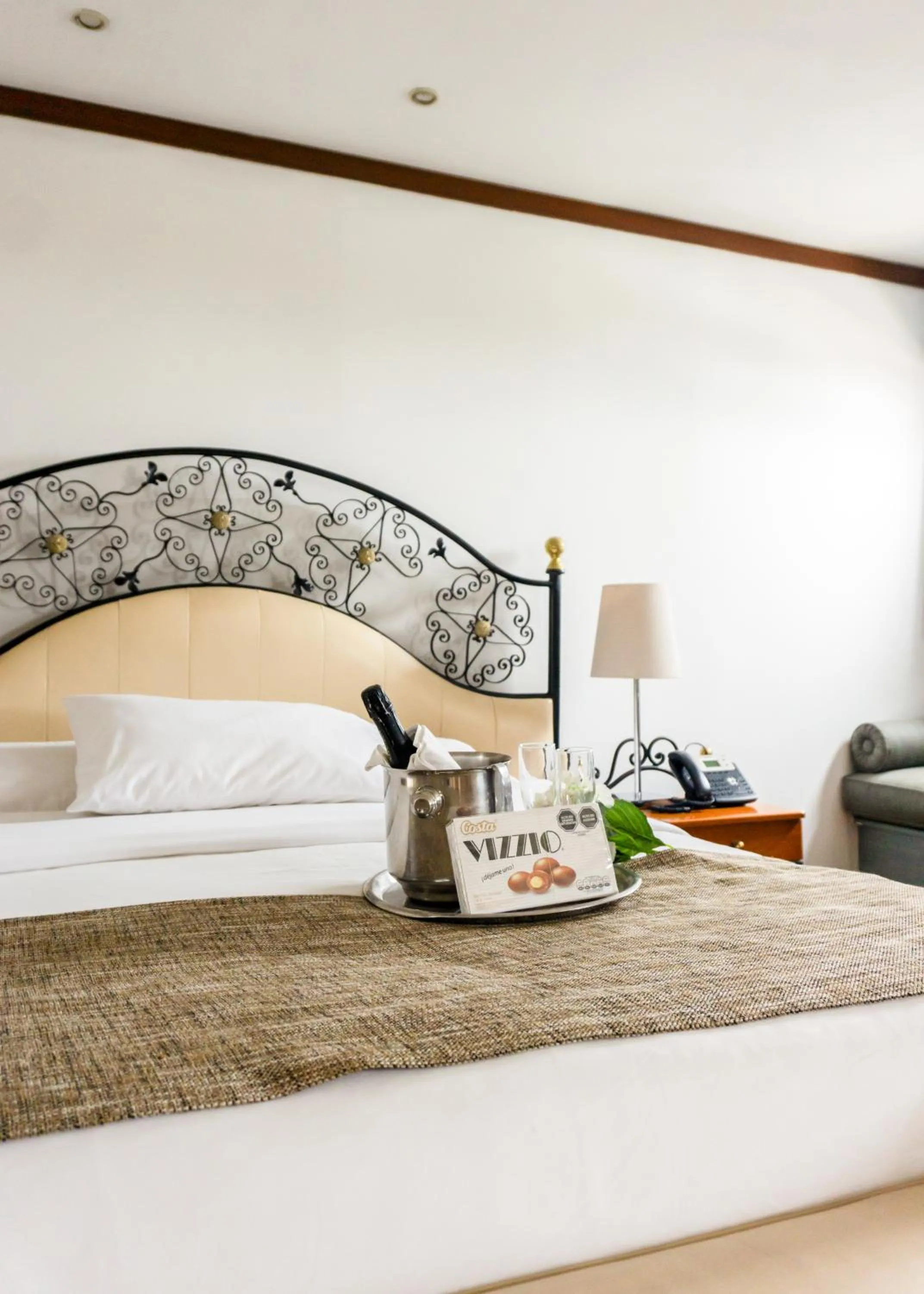 Bed in Daniel's Apart Hotel