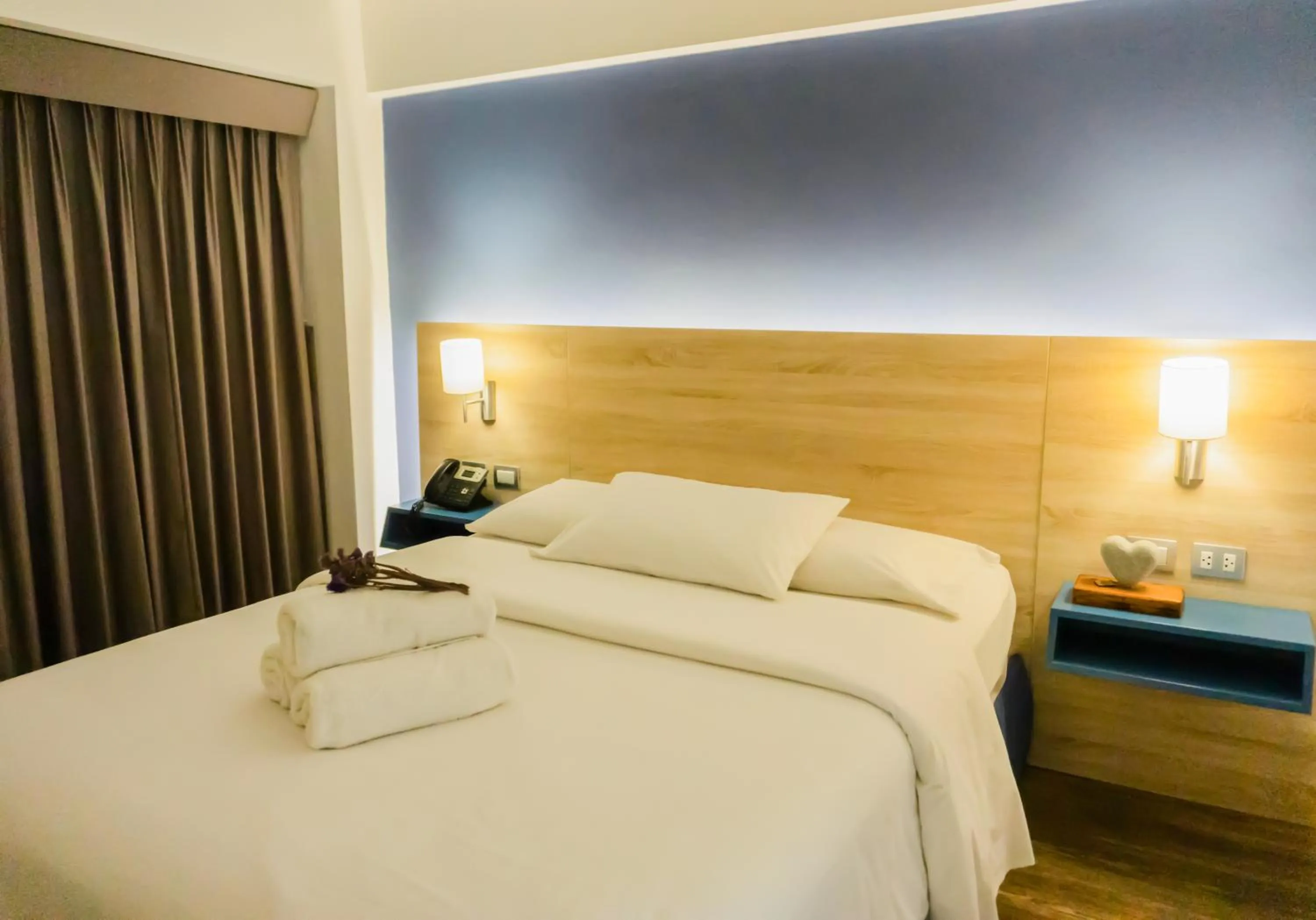 Bedroom, Bed in Daniel's Apart Hotel