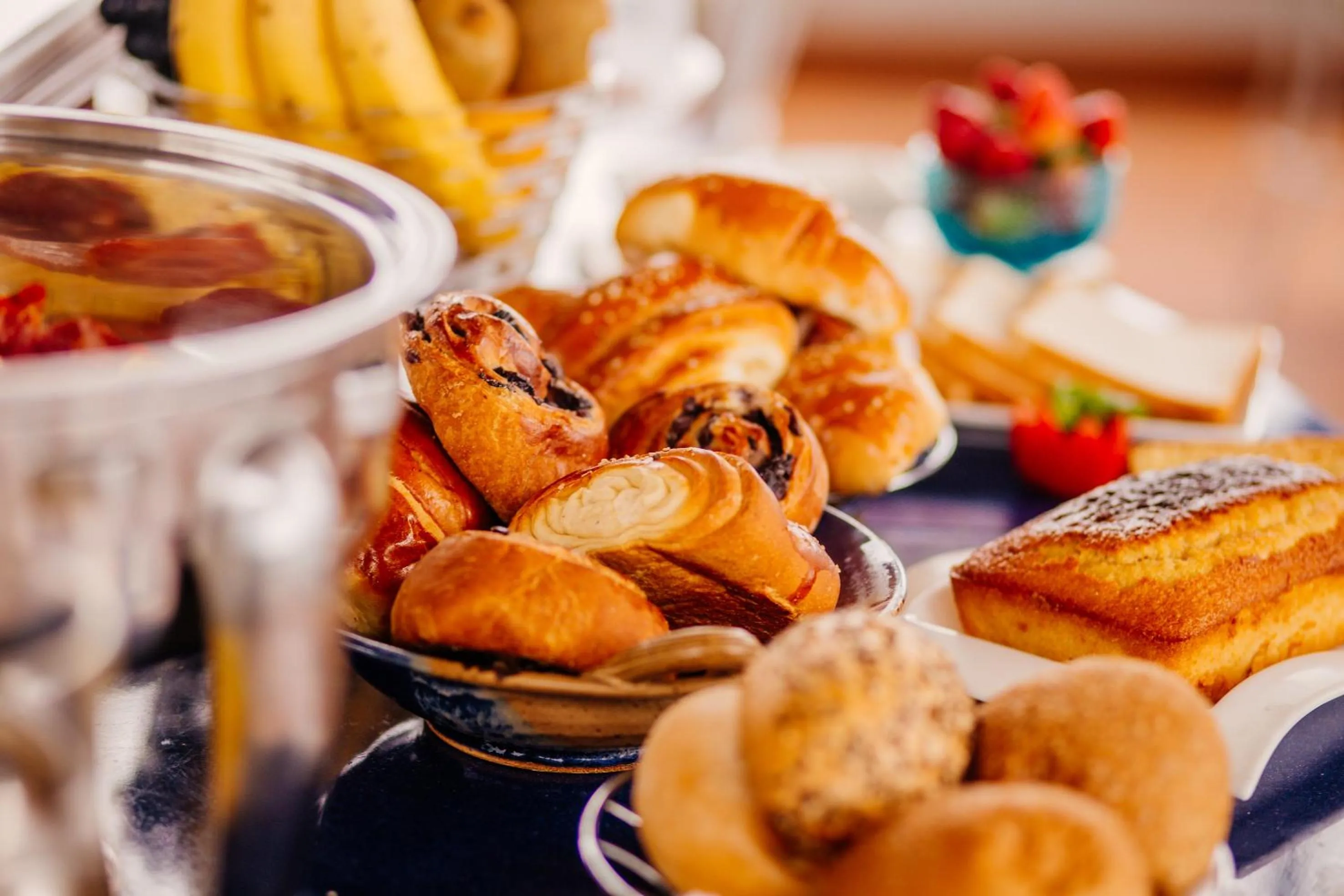 Buffet breakfast in Daniel's Apart Hotel