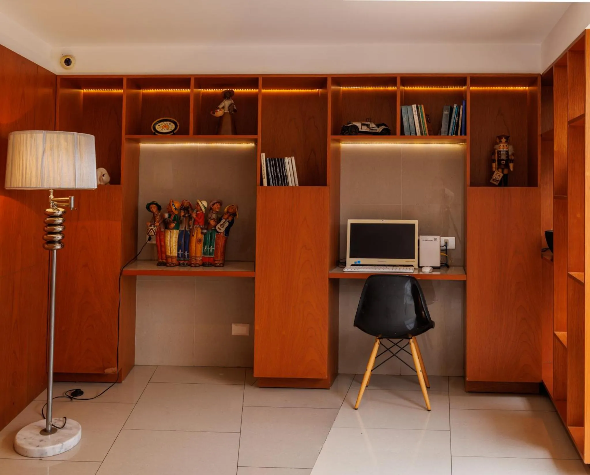 Business facilities in Daniel's Apart Hotel