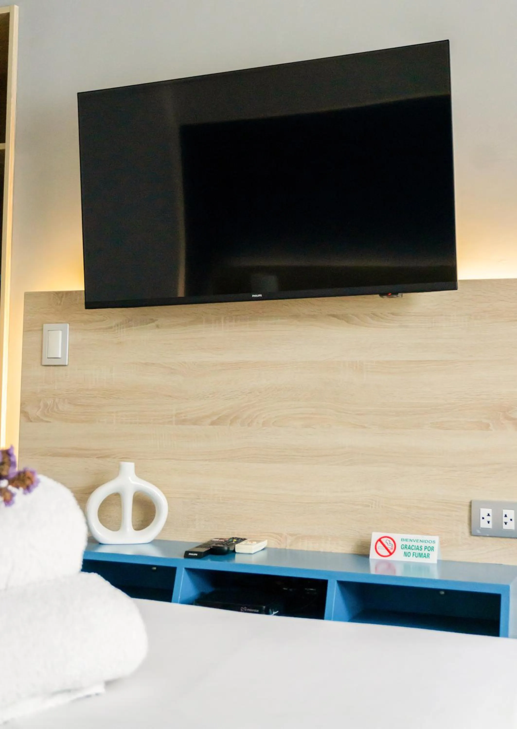 TV and multimedia, Bed in Daniel's Apart Hotel