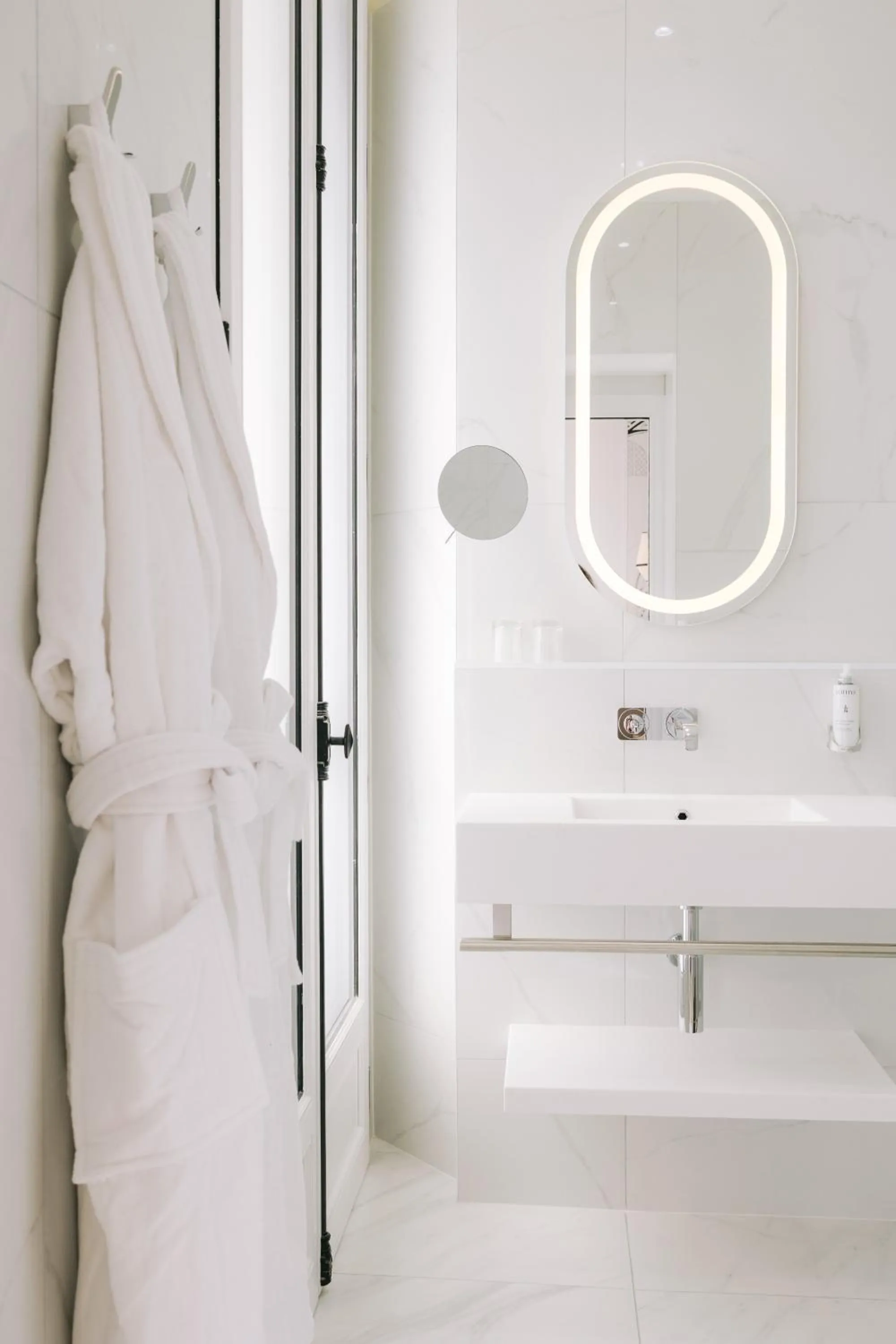 Bathroom in Hôtel Majestic