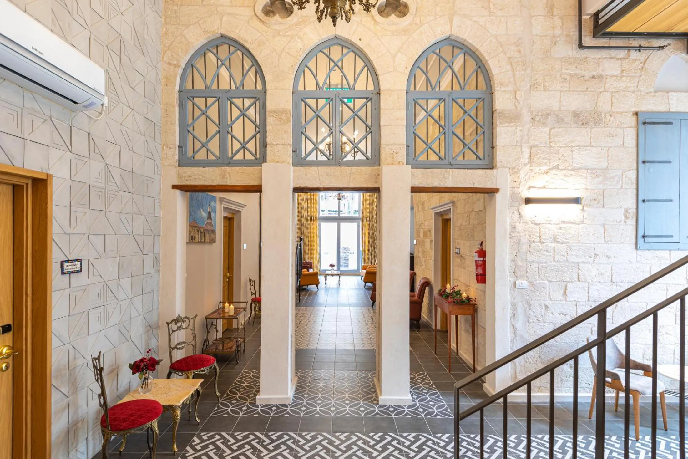 Facade/entrance in Michel House