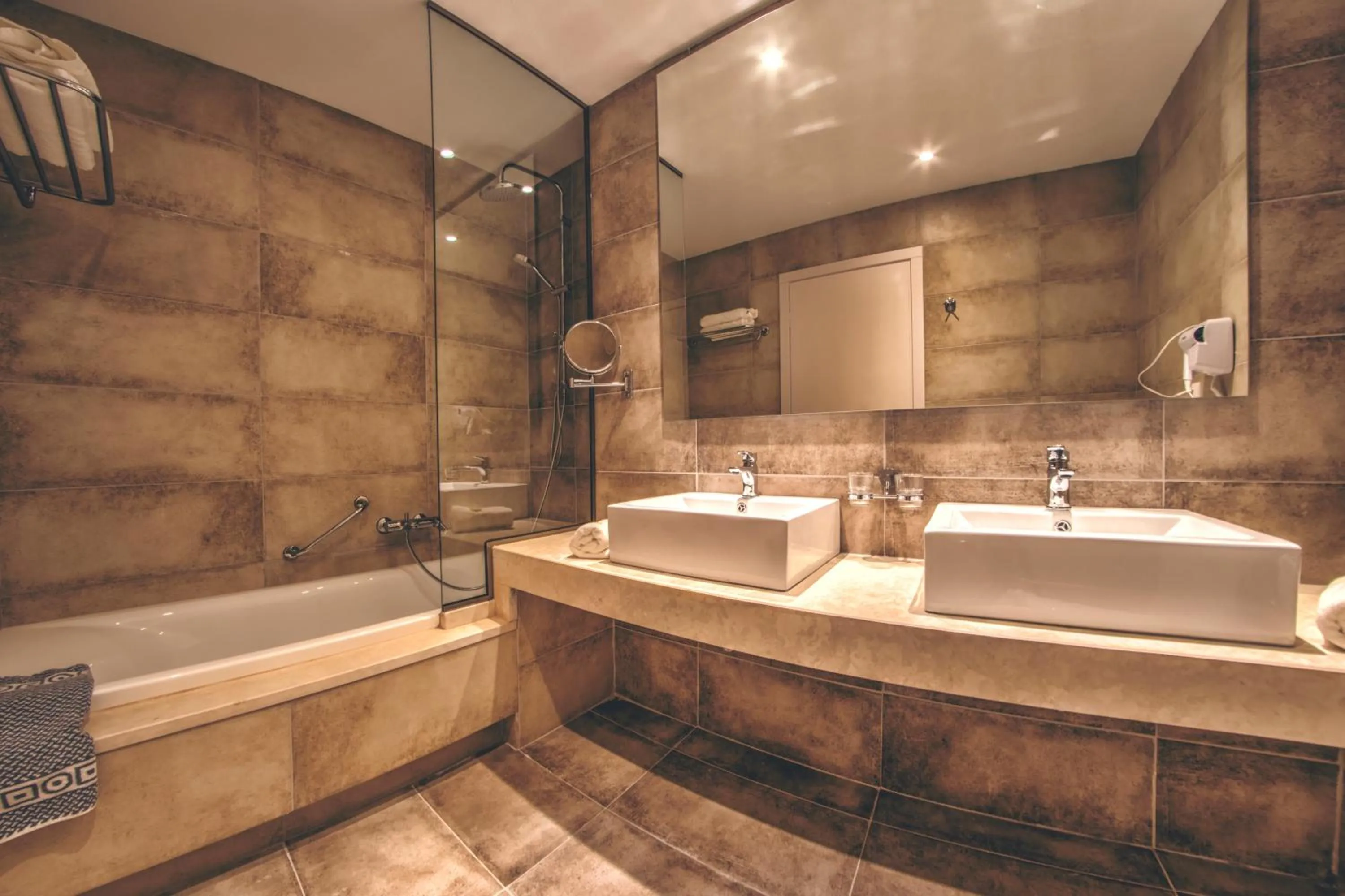 Bathroom in Delfinia Hotel