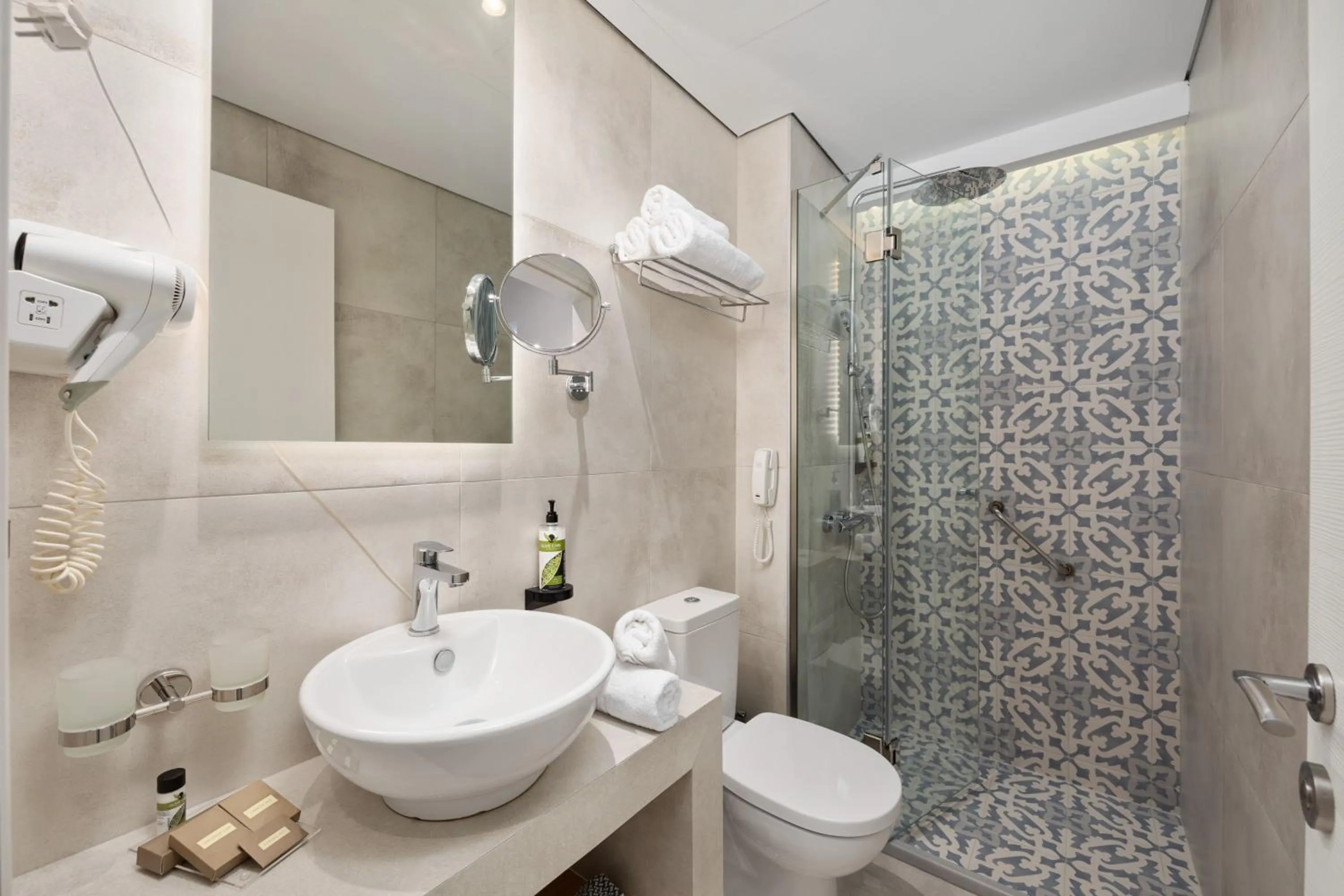 Bathroom in Delfinia Hotel