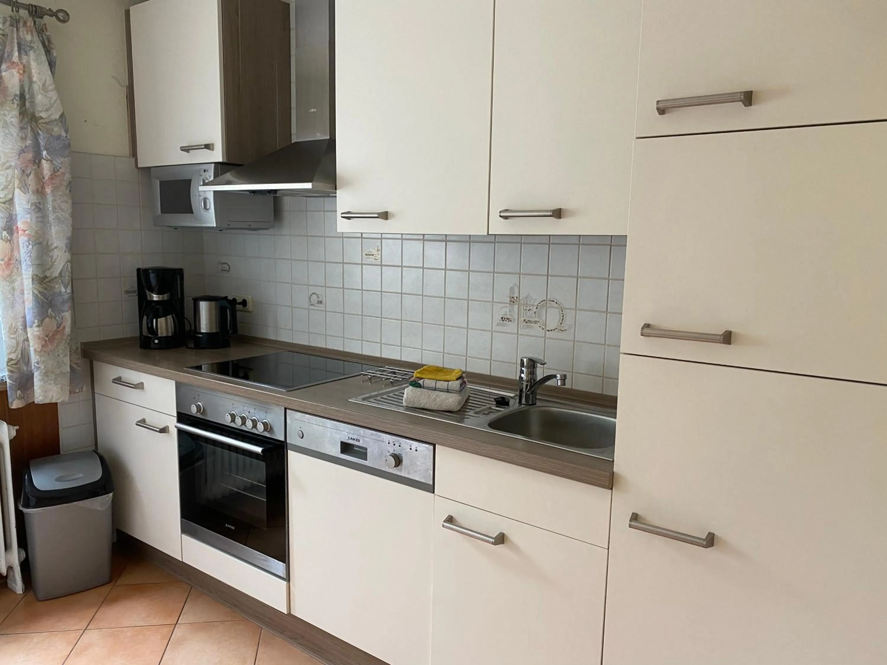 Communal kitchen in Hotel Meereswoge