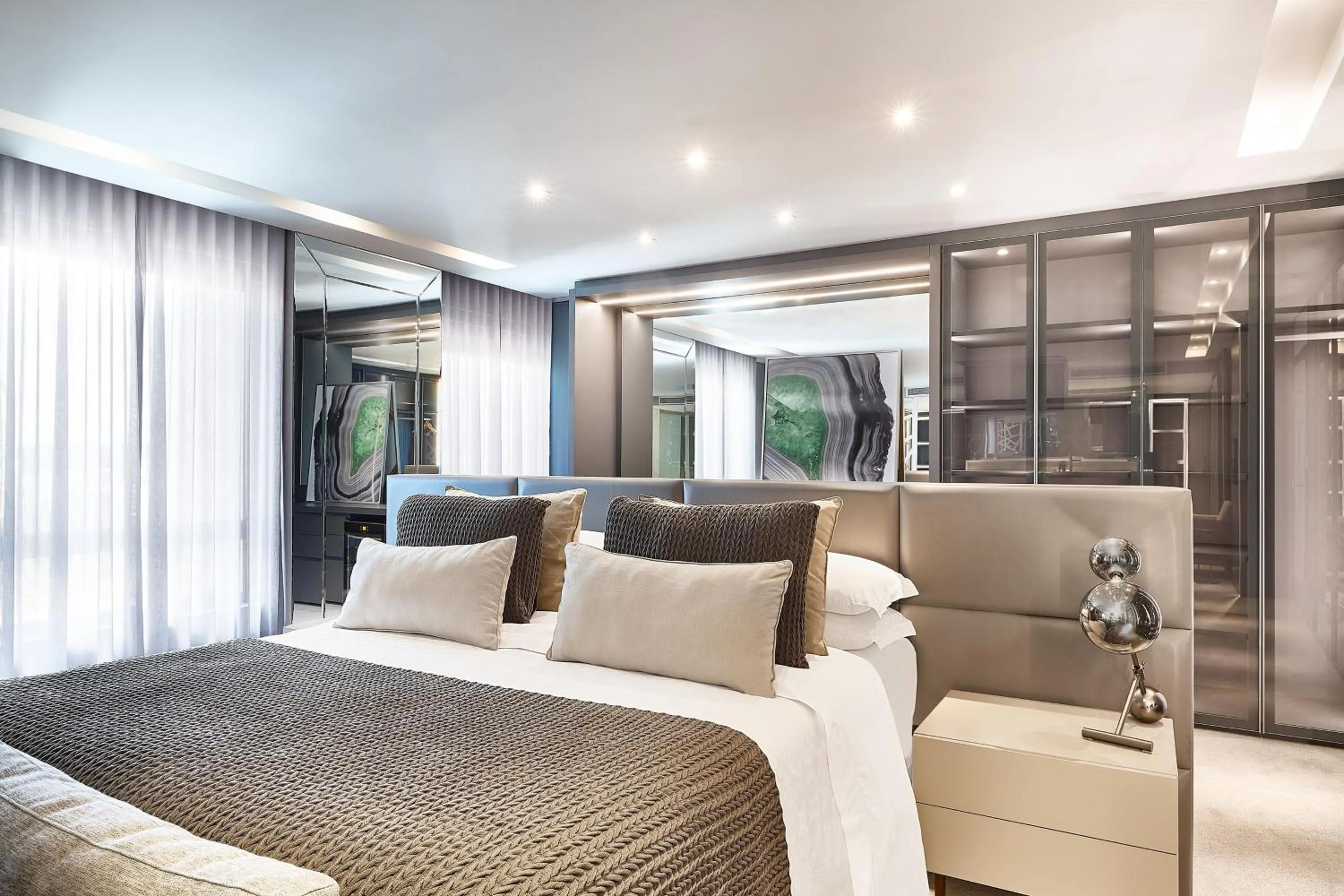 Photo of the whole room, Bed in Sheraton São Paulo WTC Hotel