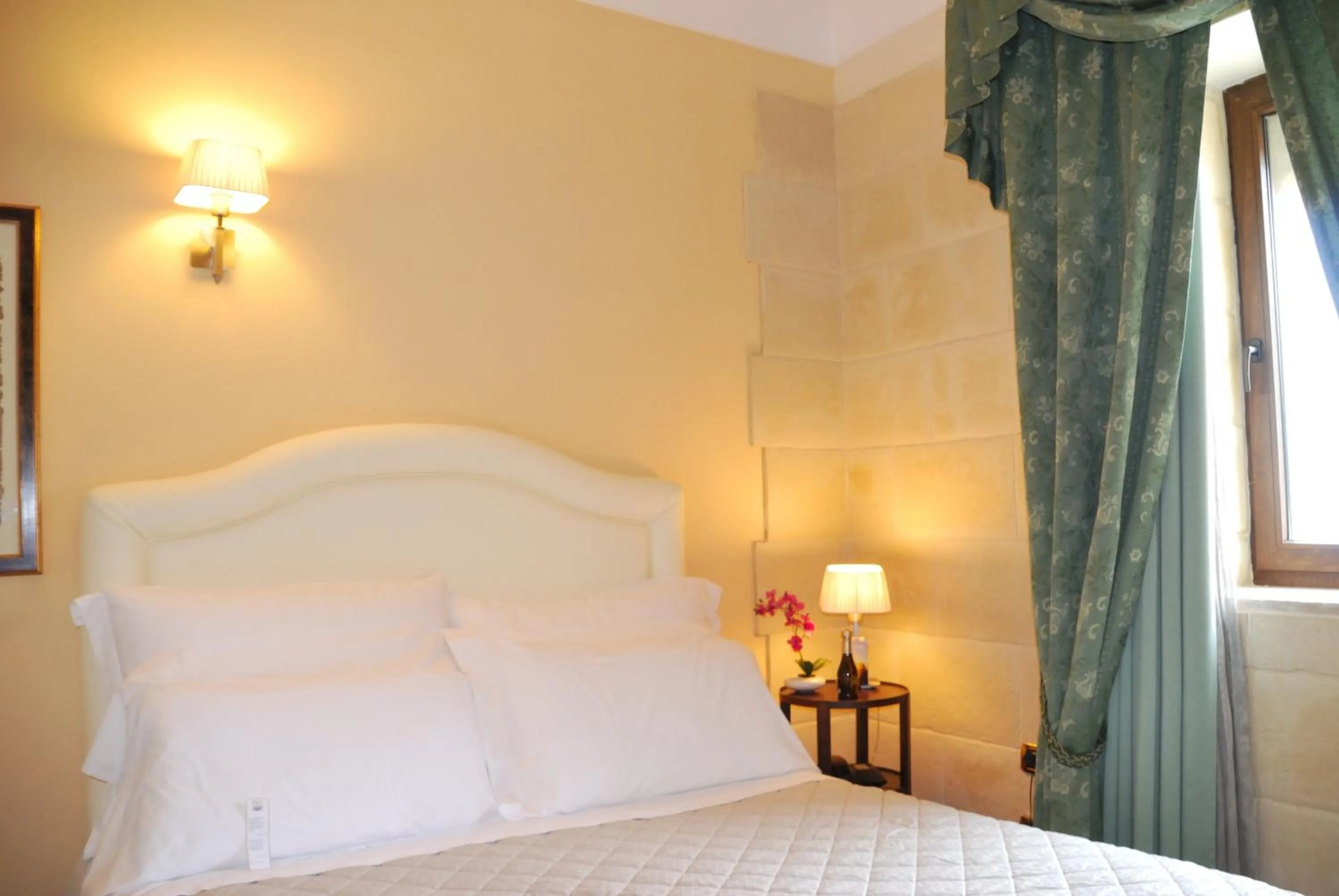 Decorative detail, Bed in Domus Mariae Benessere