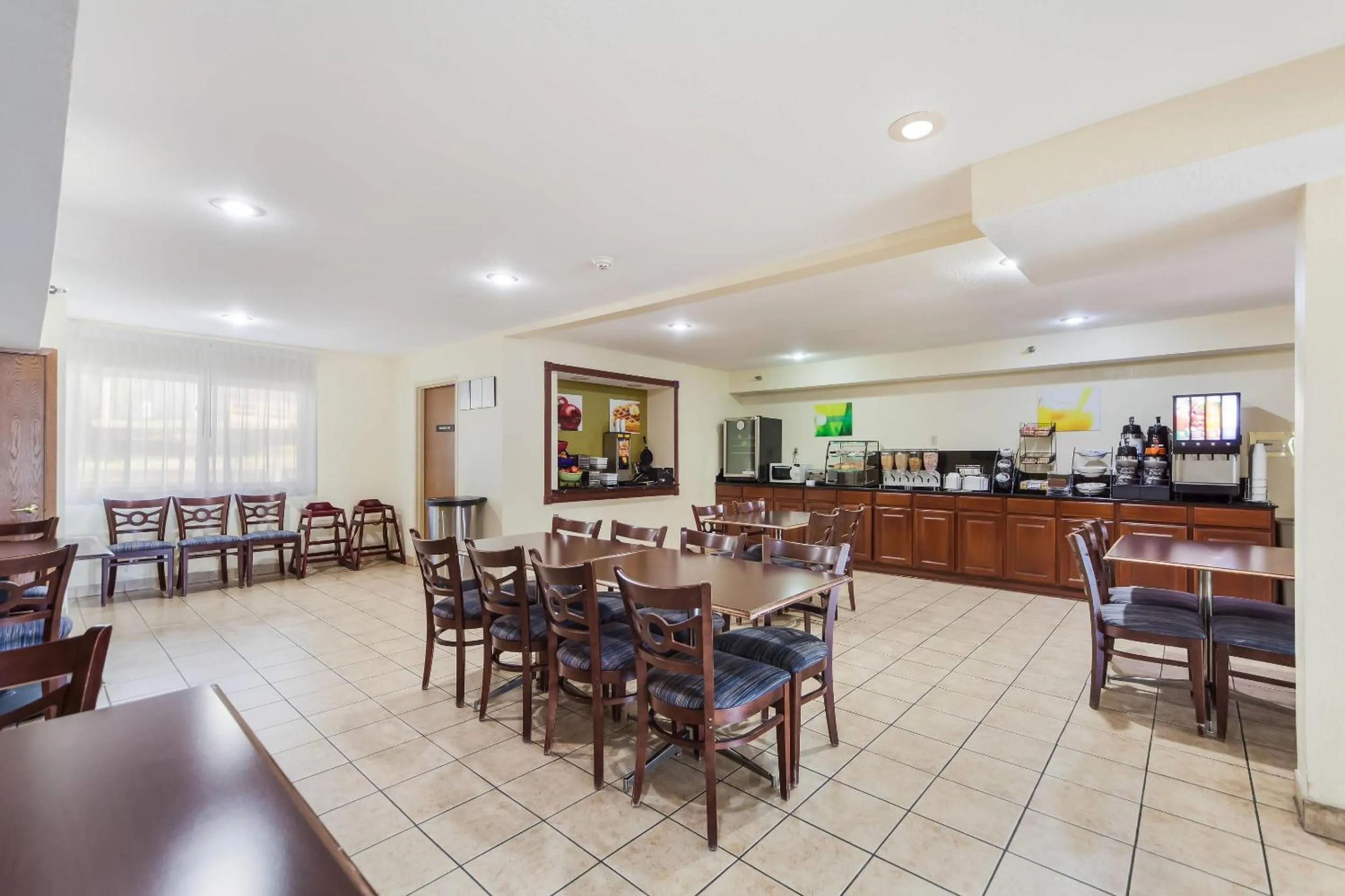 Breakfast in Quality Inn Lincoln Cornhusker