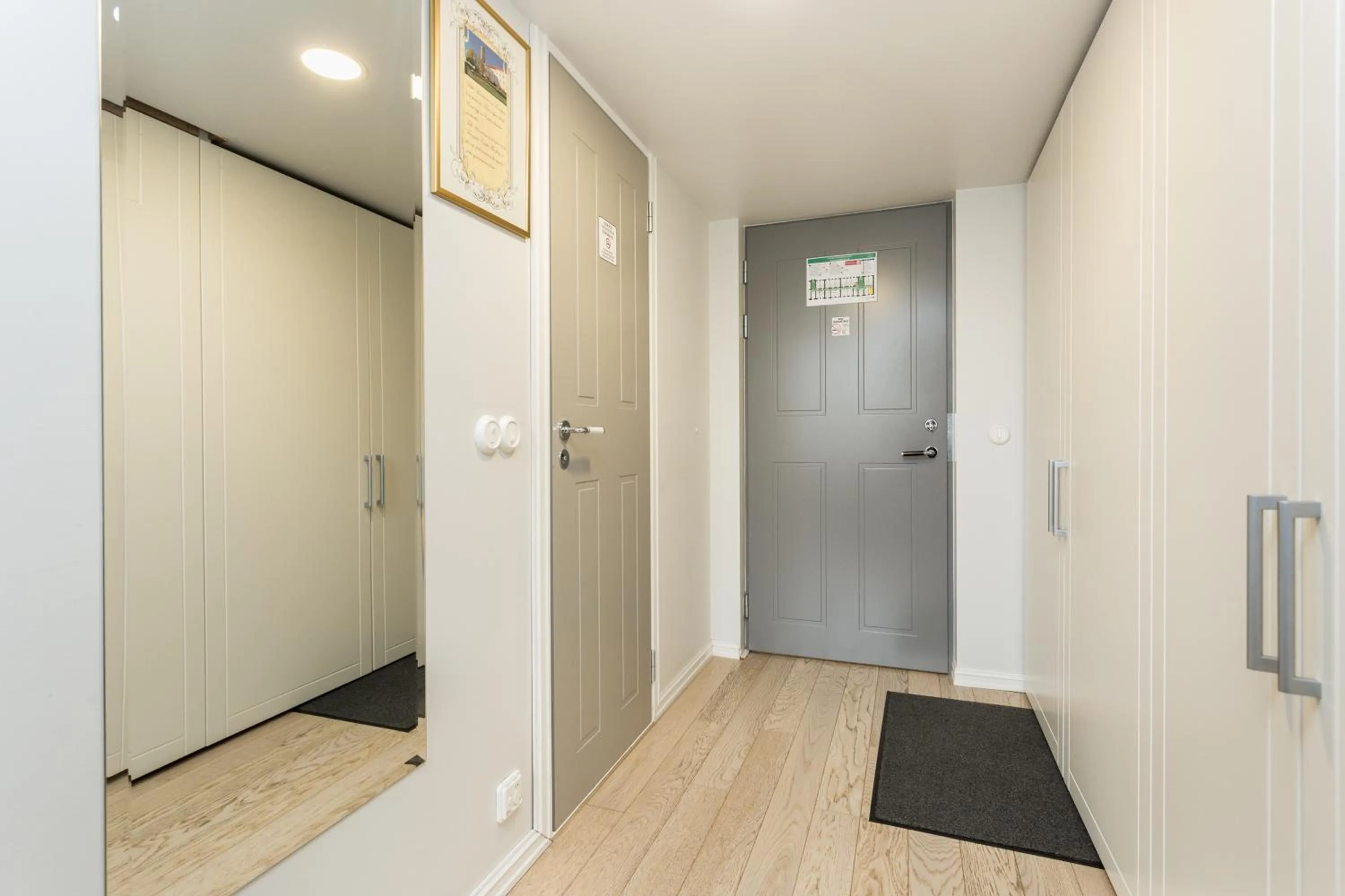 Photo of the whole room in Angleterre Apartments