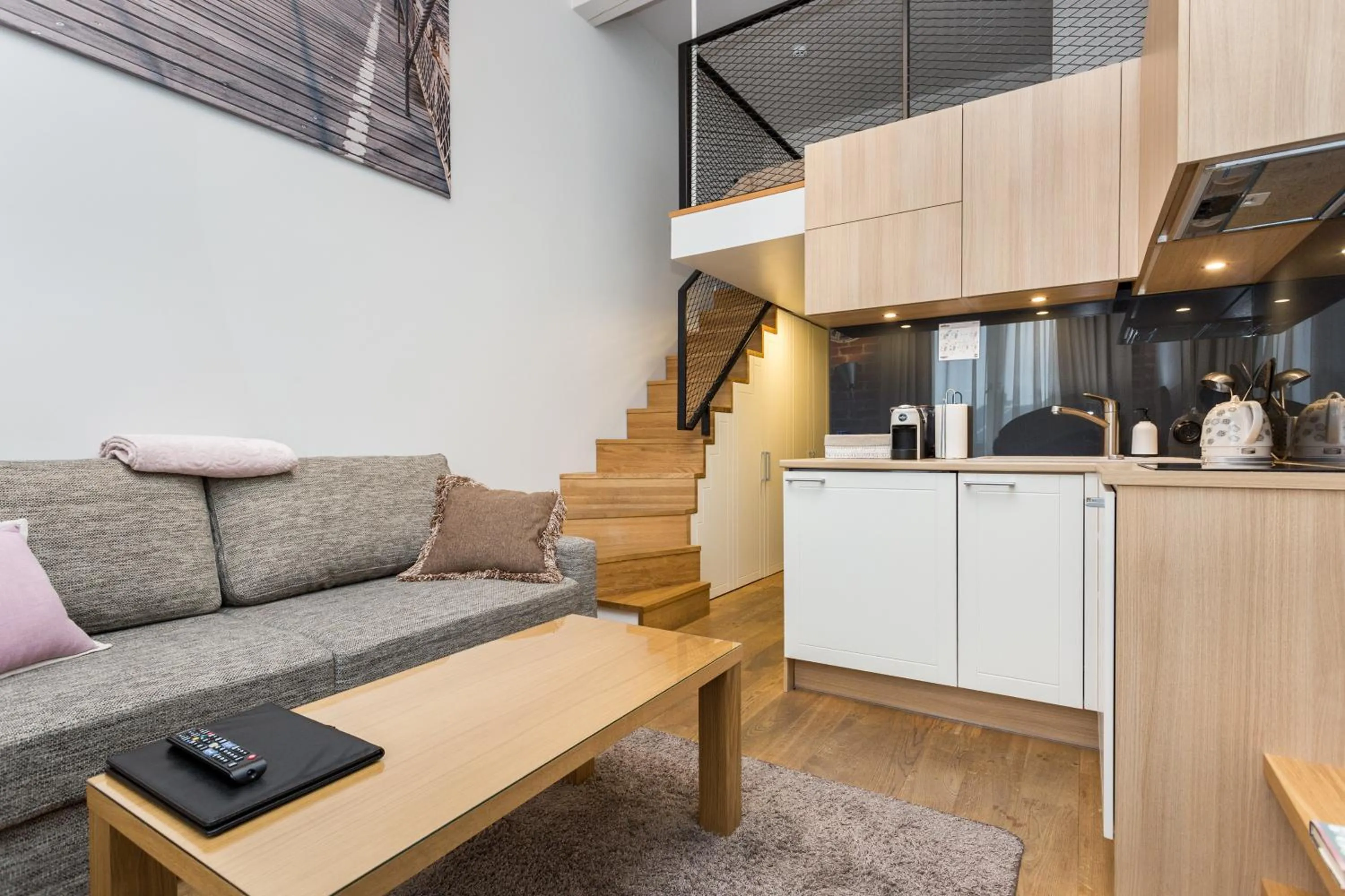 Photo of the whole room in Angleterre Apartments