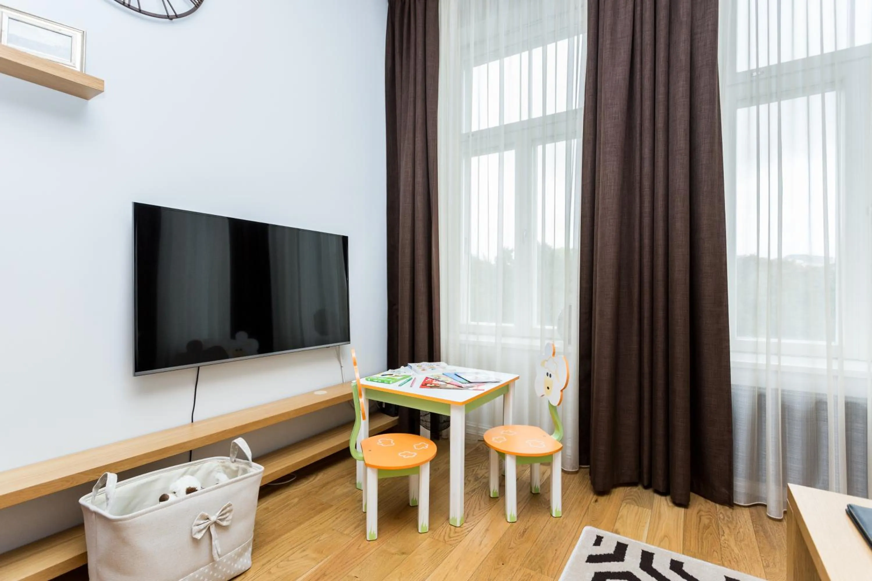 Photo of the whole room in Angleterre Apartments