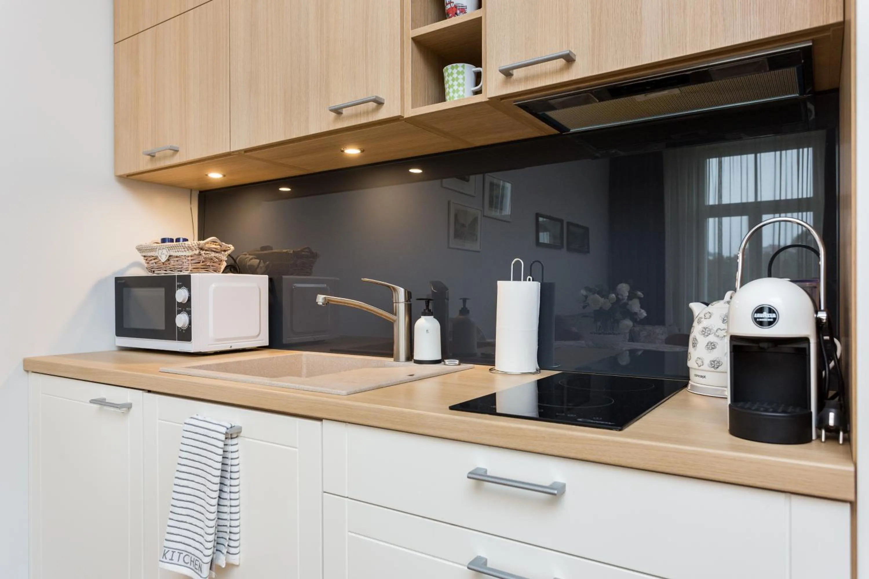 Photo of the whole room in Angleterre Apartments