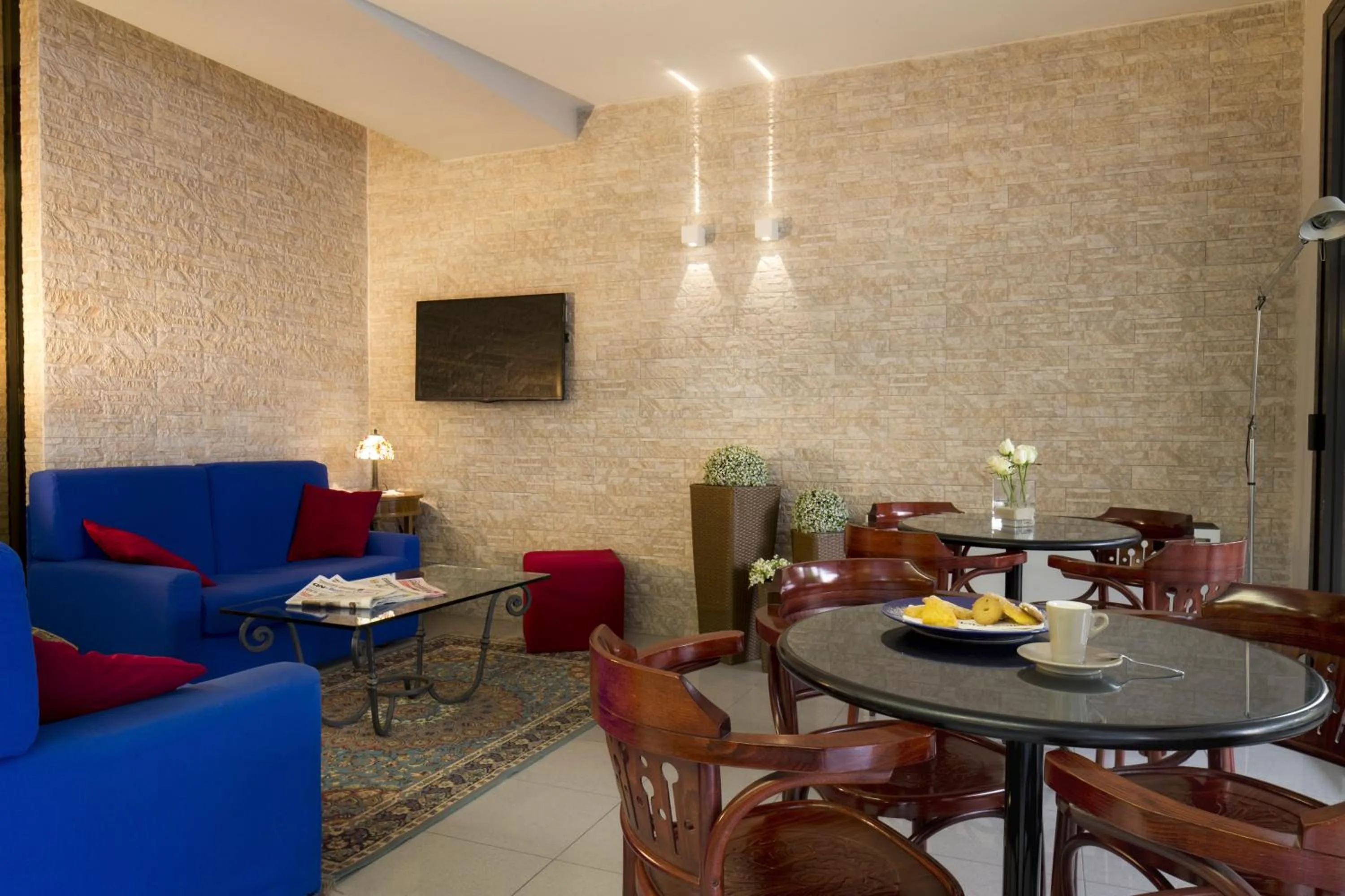 Restaurant/places to eat in Hotel Sole