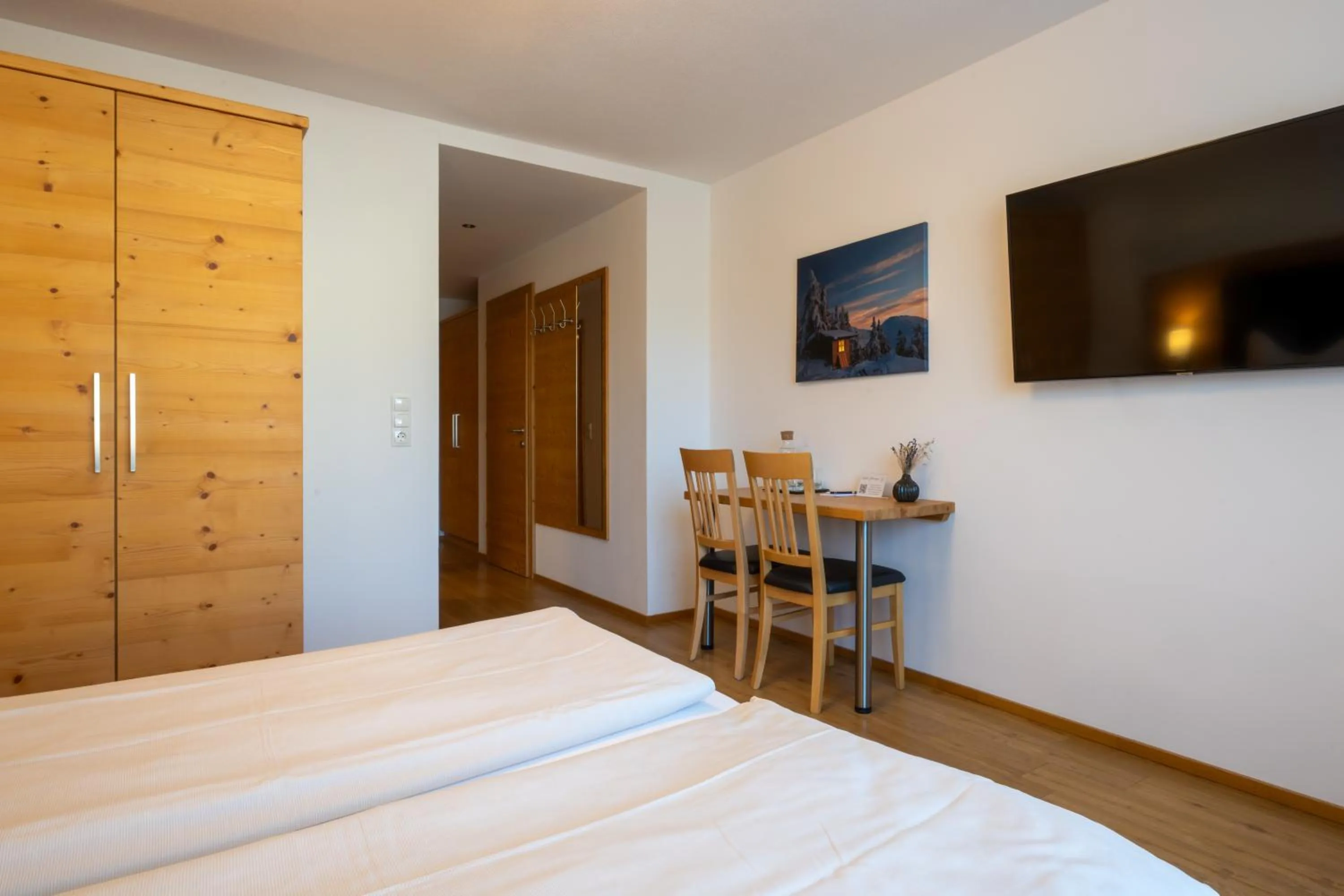 Photo of the whole room, Bed in Familienhotel Botenwirt