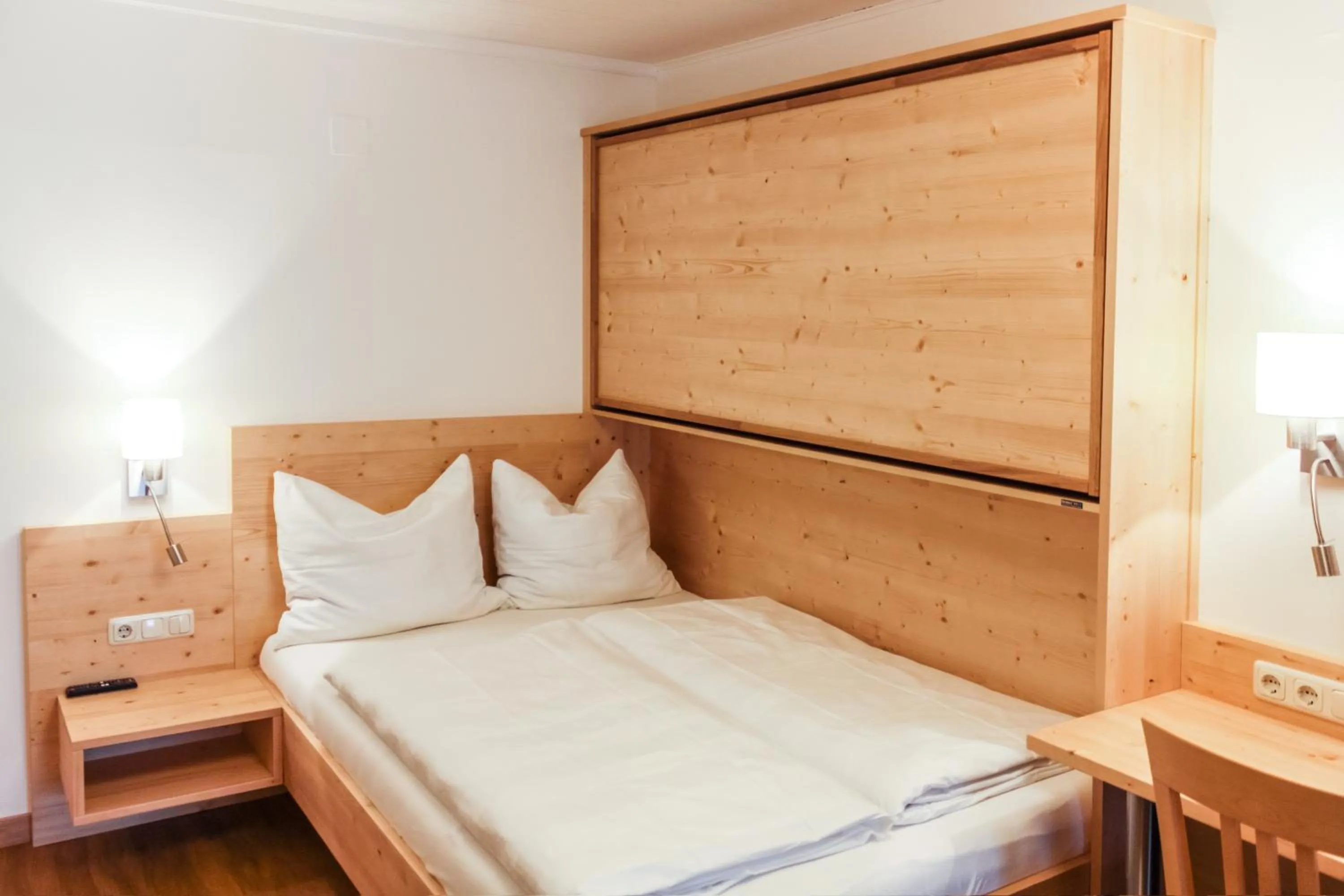 Photo of the whole room, Bed in Familienhotel Botenwirt