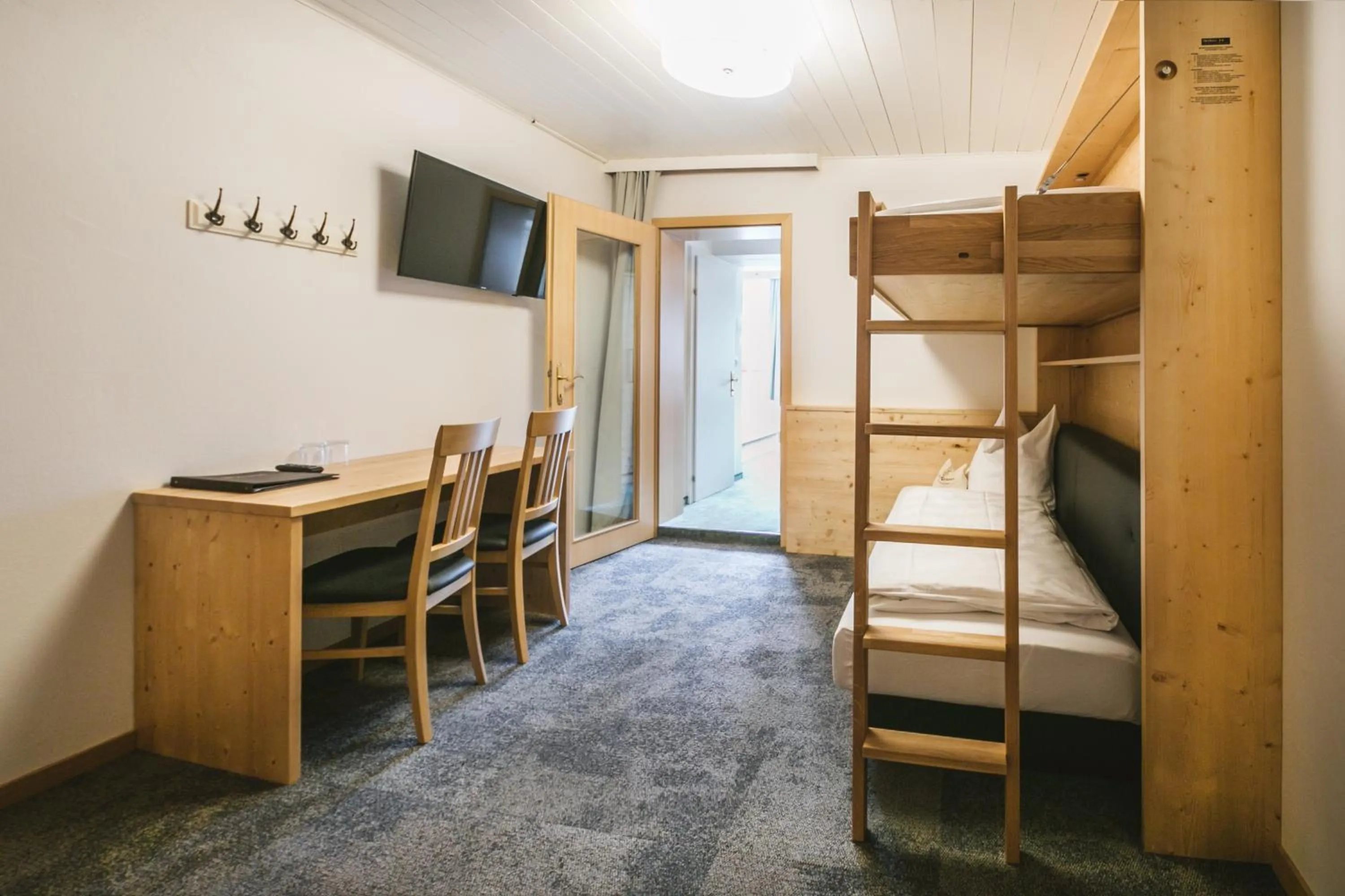 Photo of the whole room, Bed in Familienhotel Botenwirt