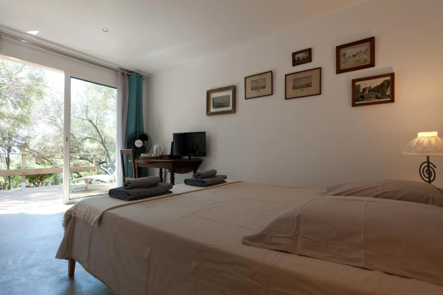 Bed in Maison Tavolara