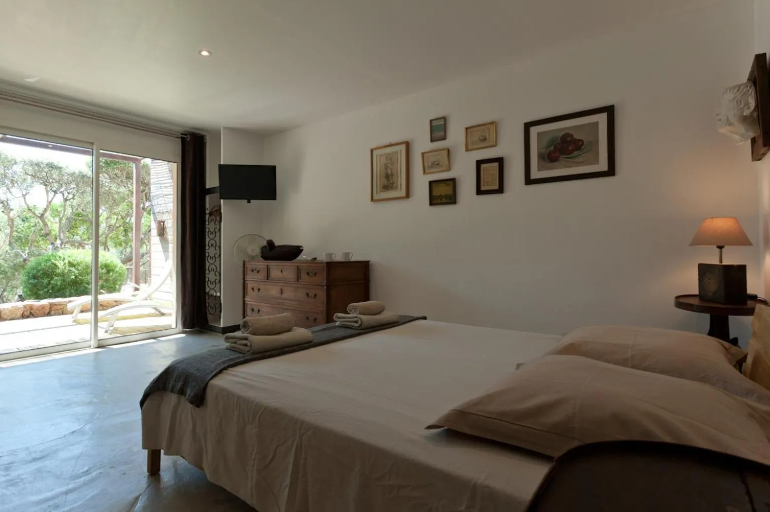 Bed in Maison Tavolara