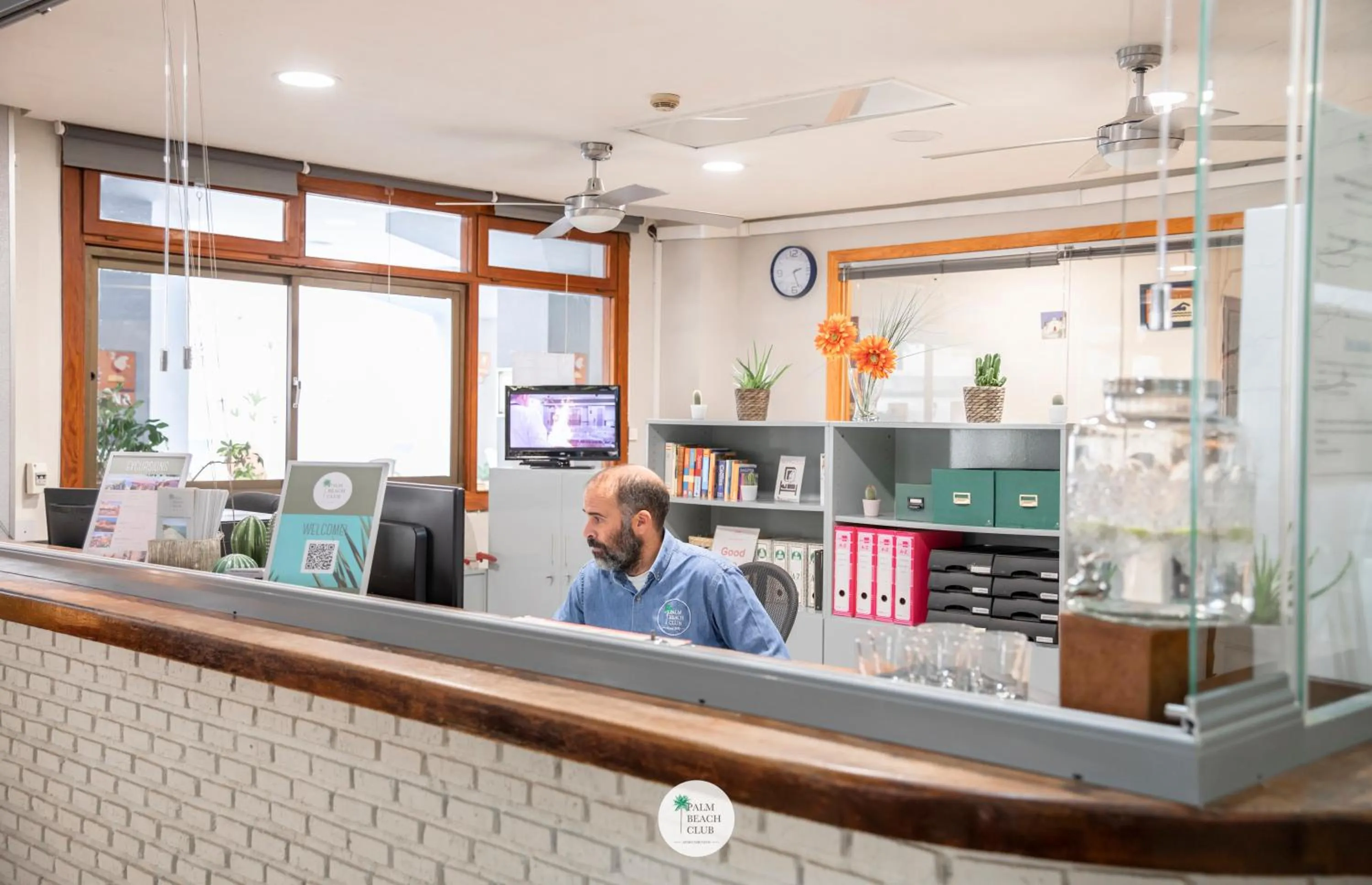 Staff in Palm Beach Club Apartamentos Carihuela