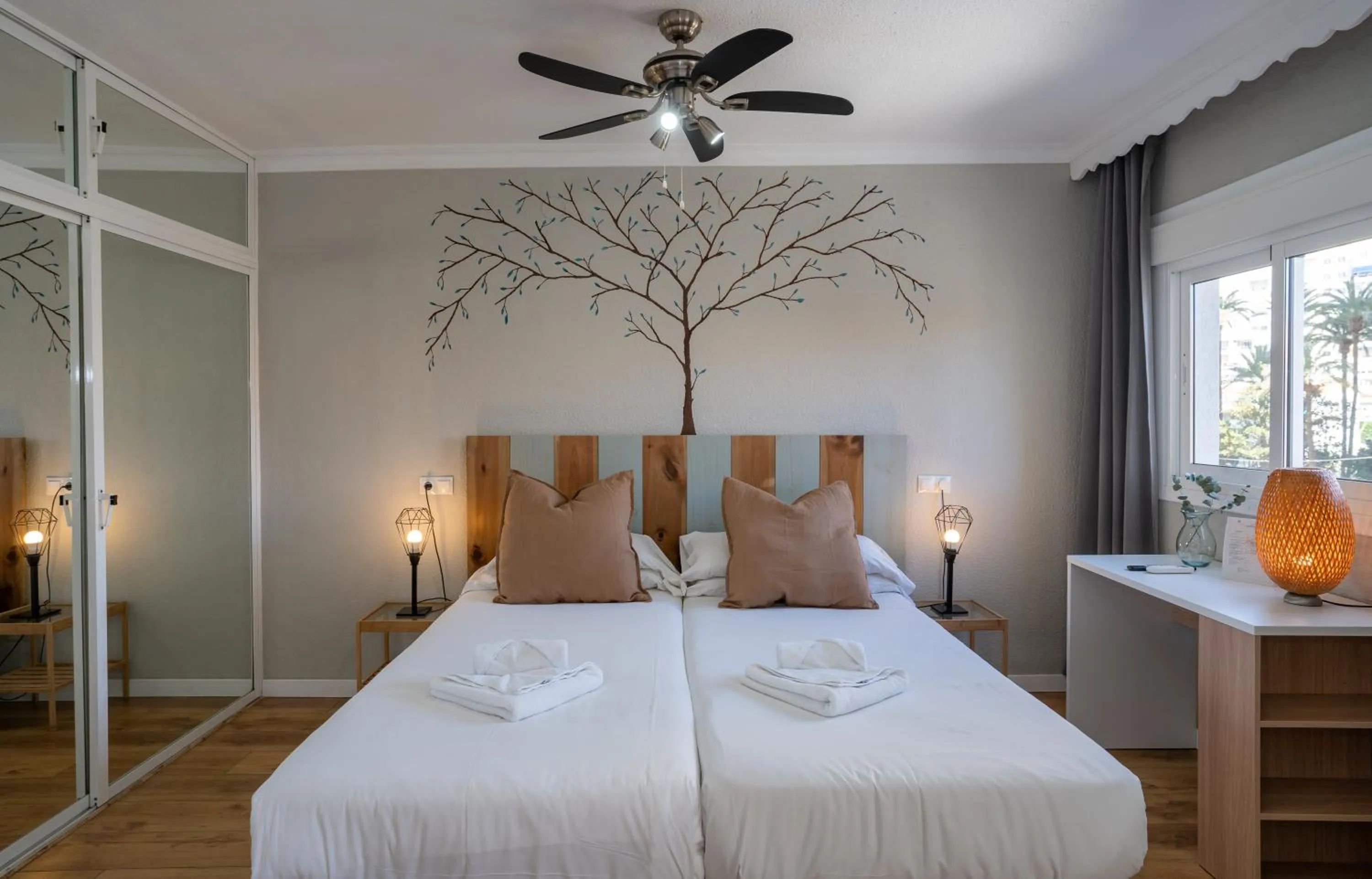 Bed in Palm Beach Club Apartamentos Carihuela