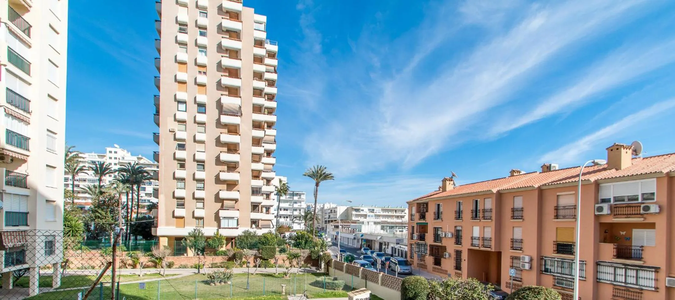 Street view in Palm Beach Club Apartamentos Carihuela