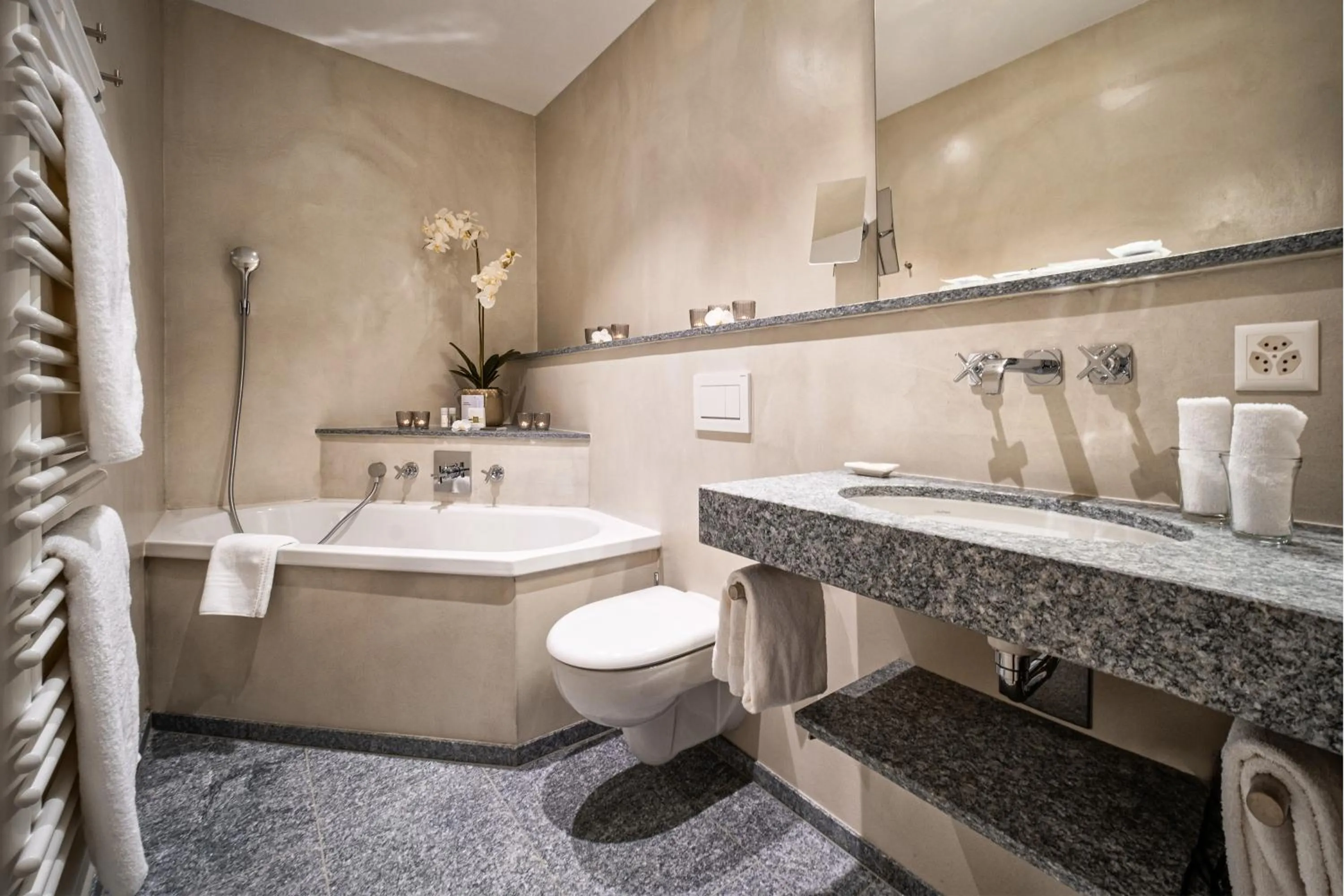 Bathroom in Golf- & Sporthotel Hof Maran