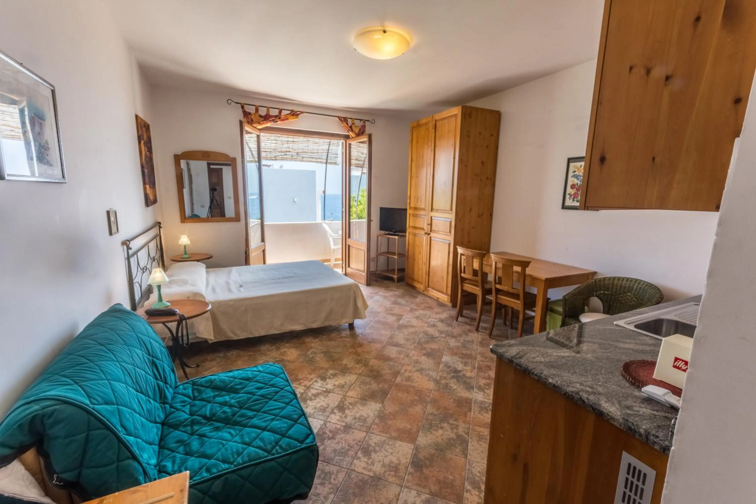 Balcony/Terrace, Bed in Residence Hotel Baia Portinenti