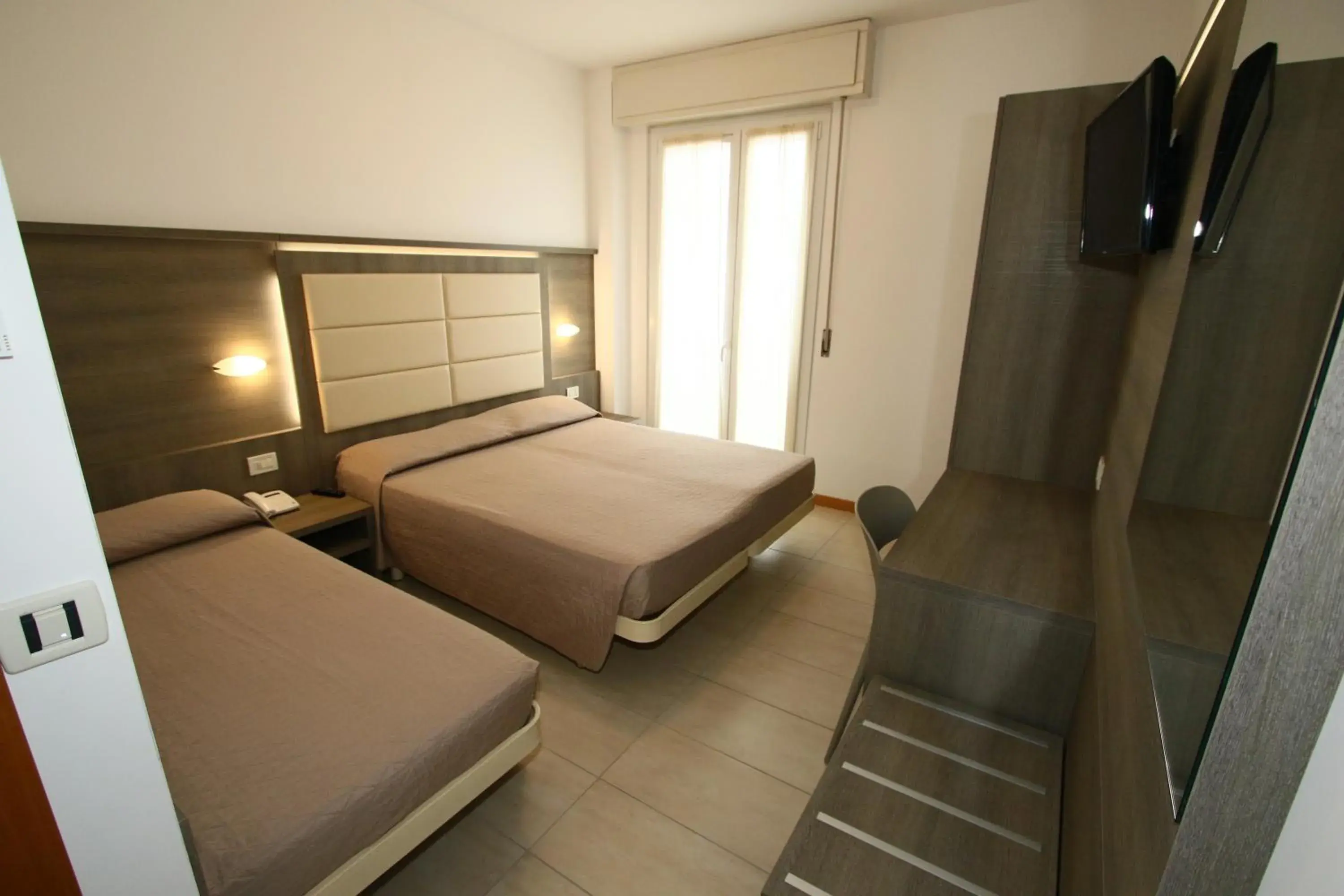 Superior Triple Room in Hotel Boom Superior Triple Room in Hotel Boom