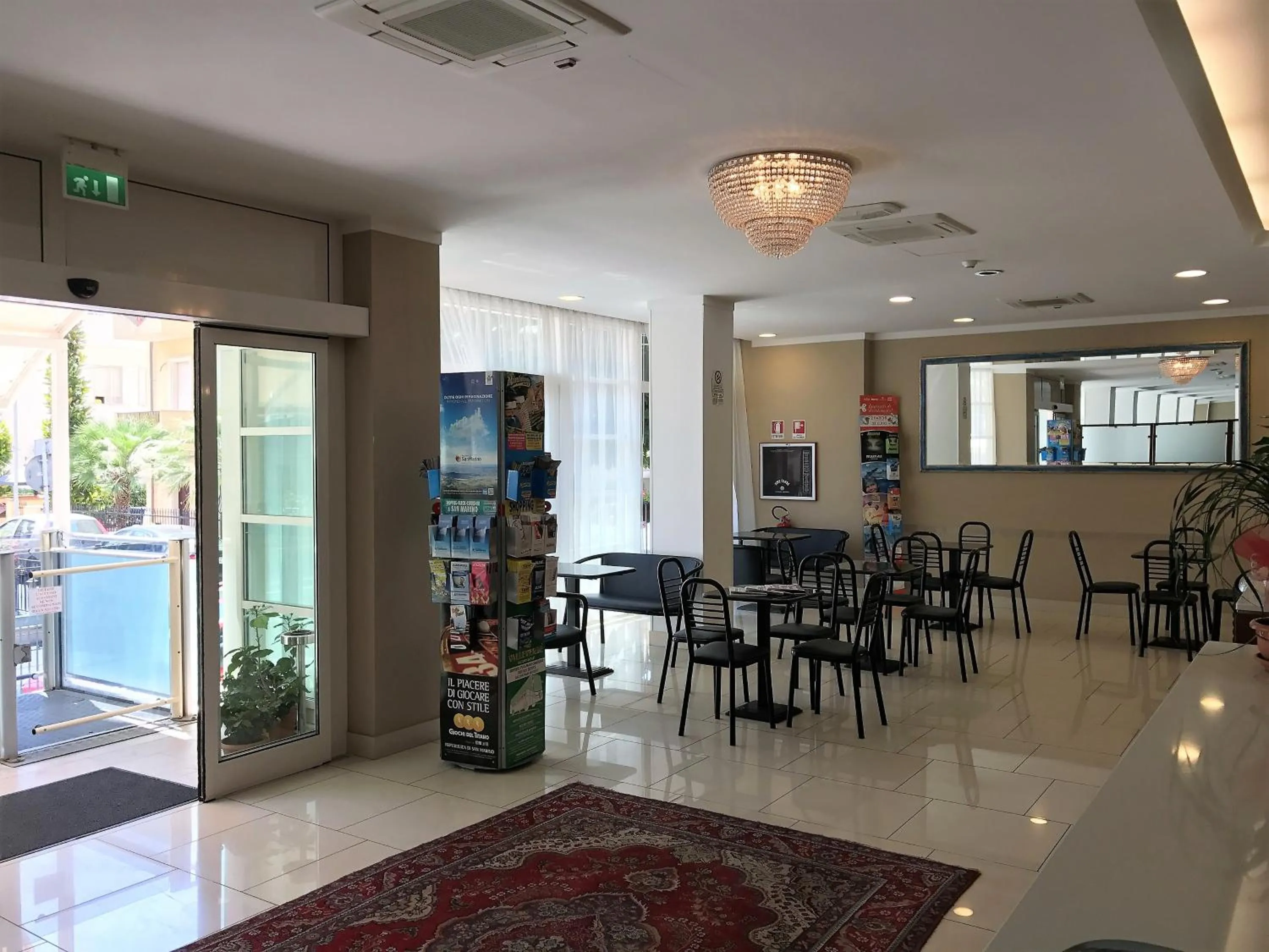 Communal lounge/ TV room in Hotel Boom