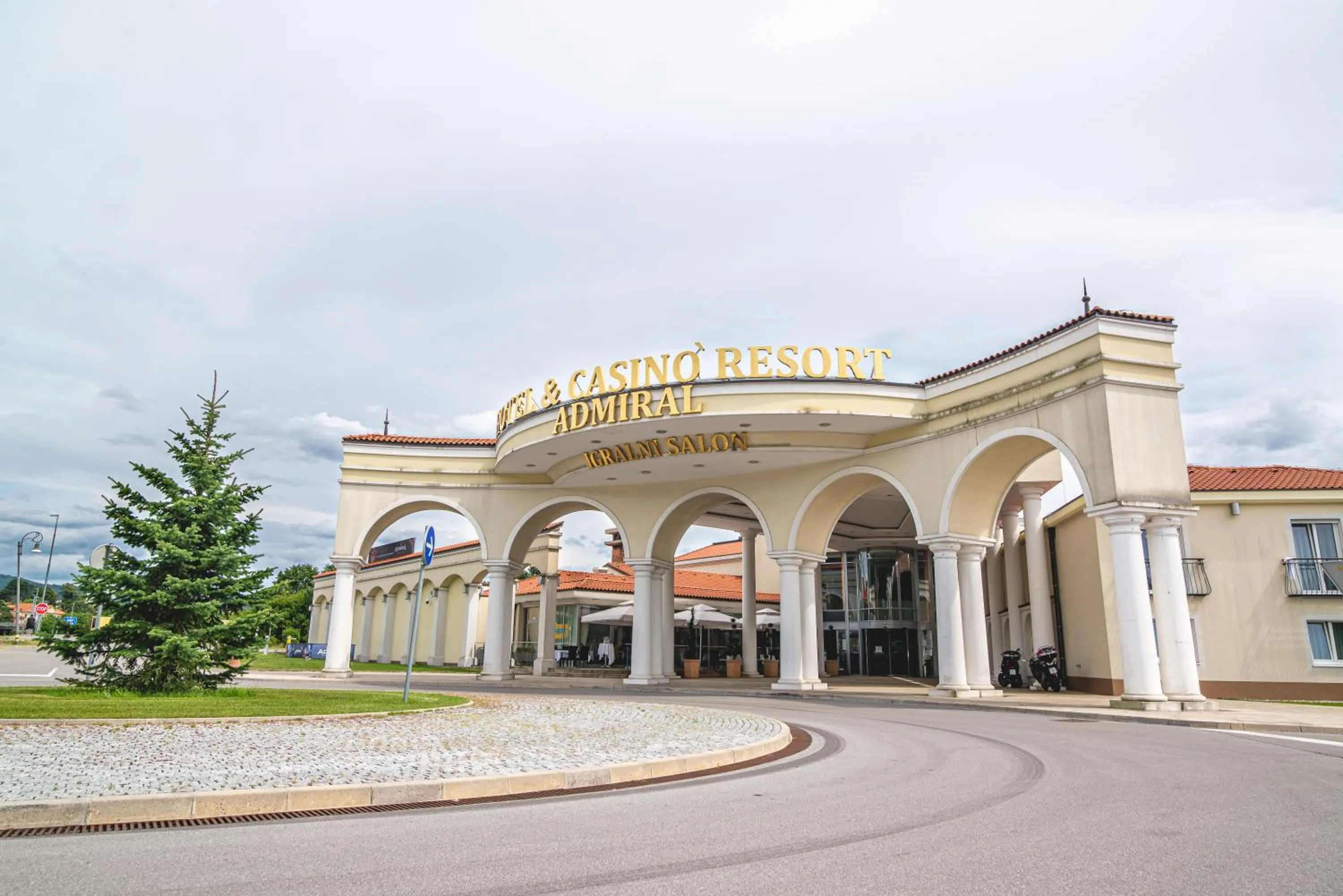 Property building in Casino & Hotel ADMIRAL Kozina