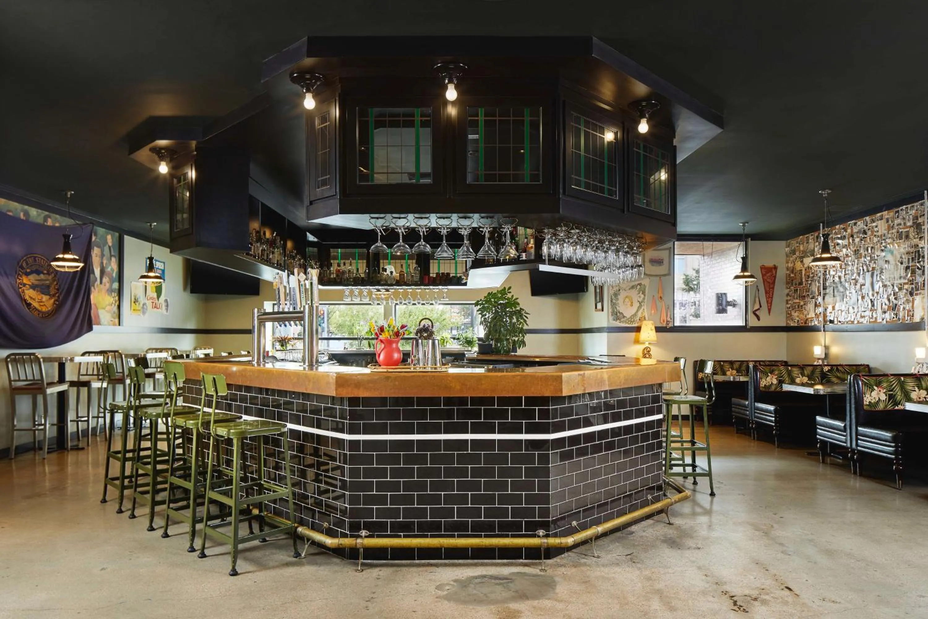 Lounge or bar in Graduate by Hilton Lincoln