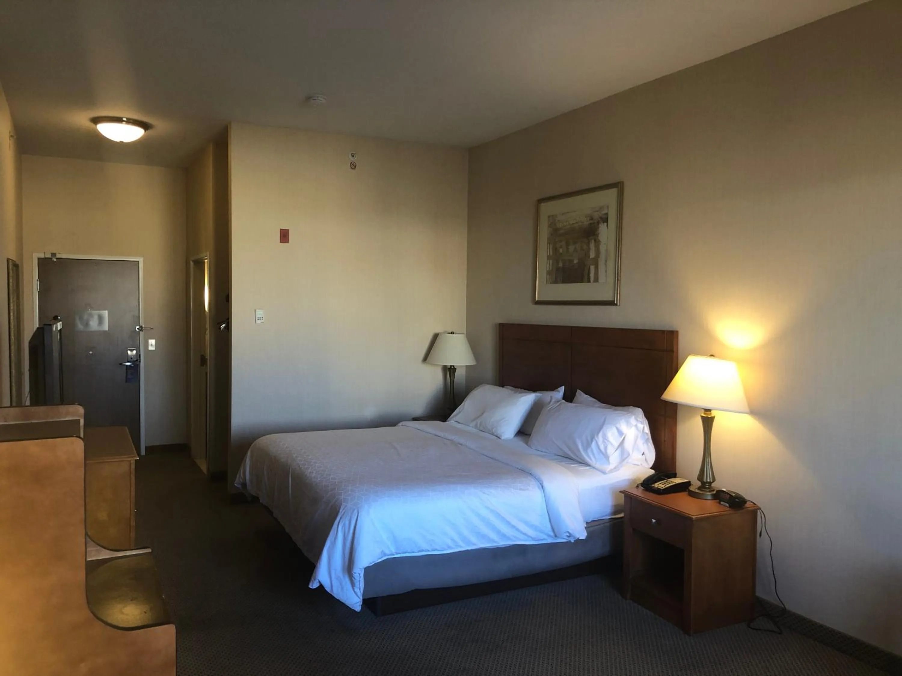 Bed in Holiday Inn Express Hotel & Suites Howell by IHG