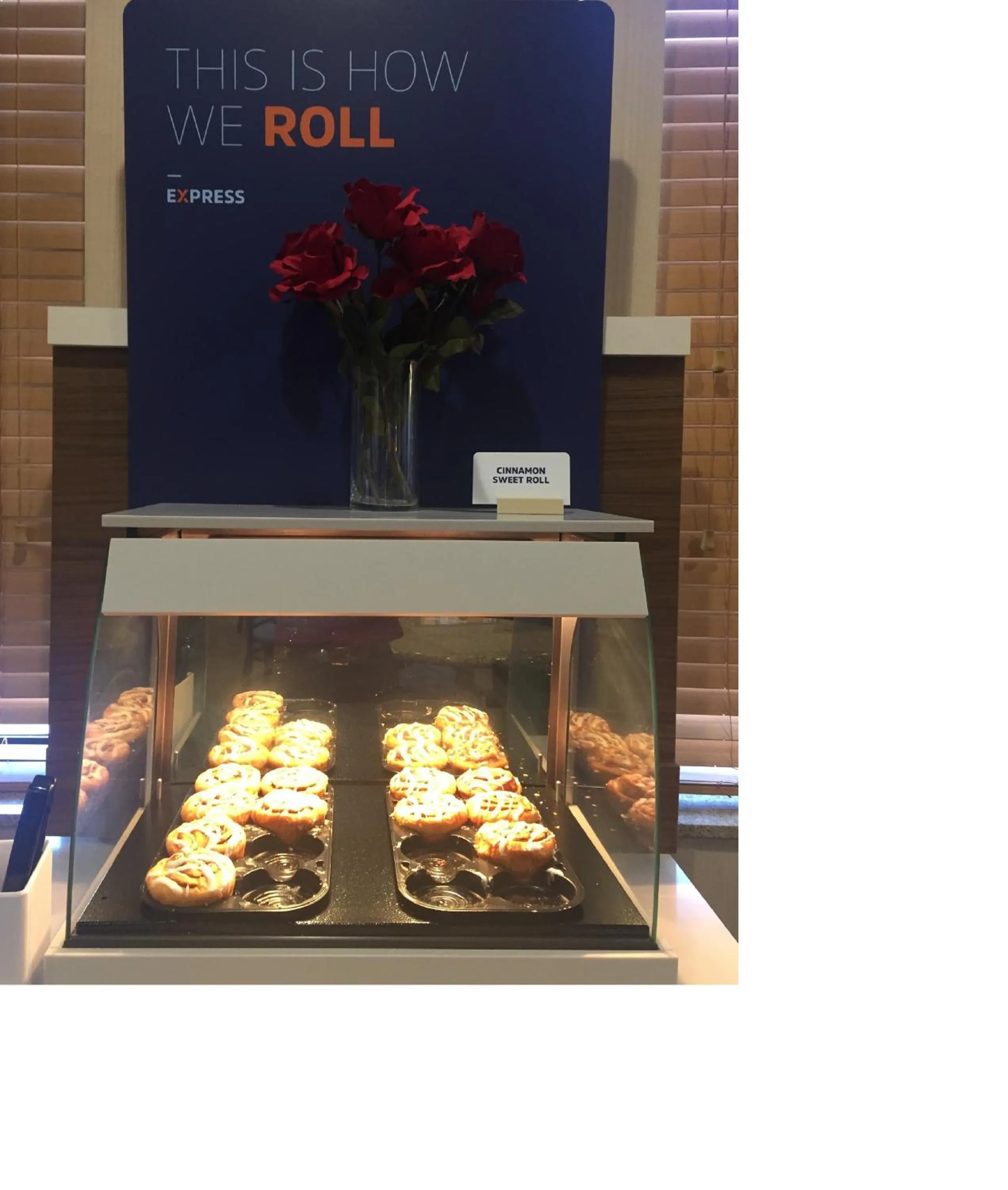 Food and drinks in Holiday Inn Express Hotel & Suites Howell by IHG