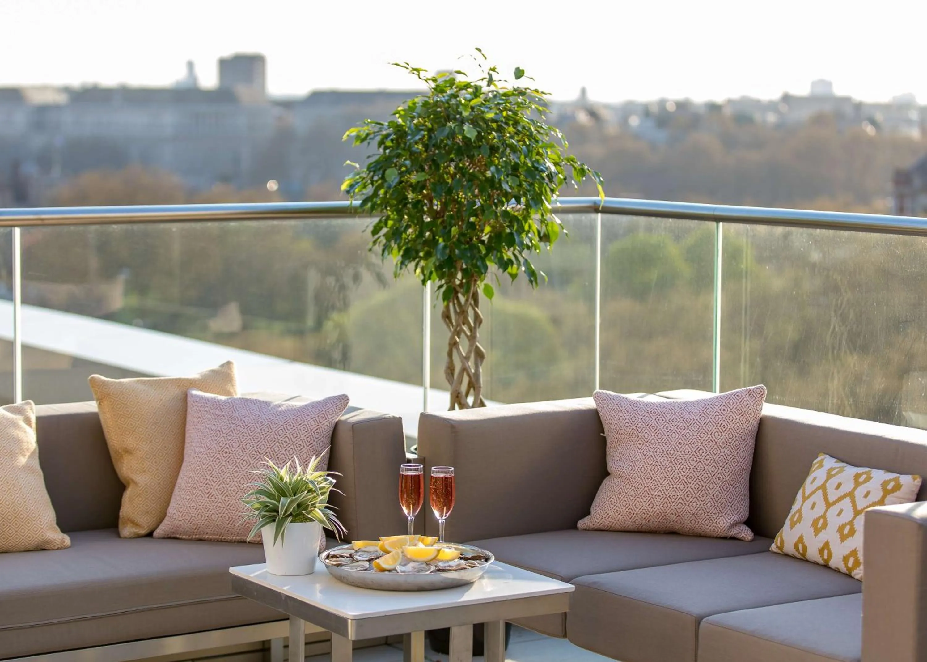 Restaurant/places to eat in Park Plaza London Waterloo