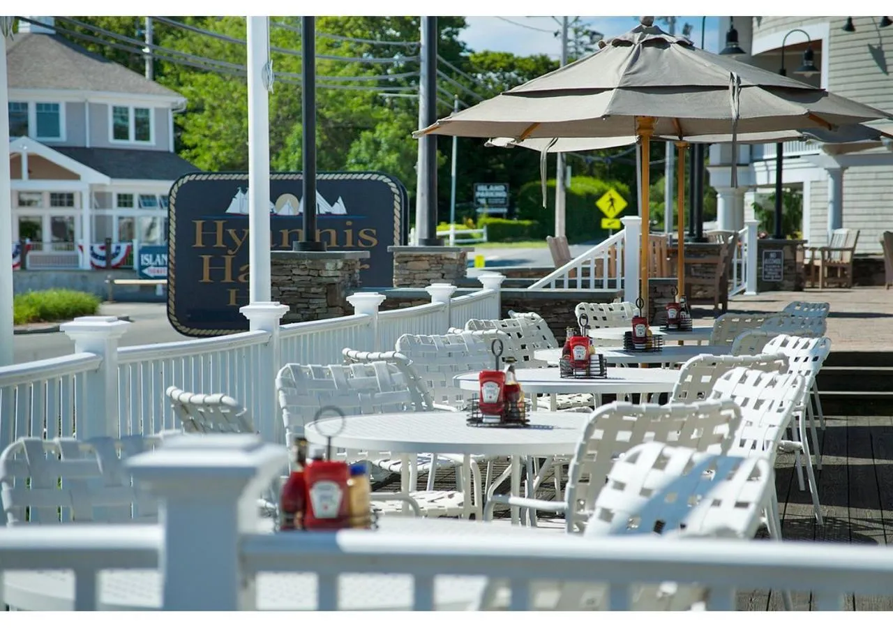 Restaurant/places to eat in Hyannis Harbor Hotel