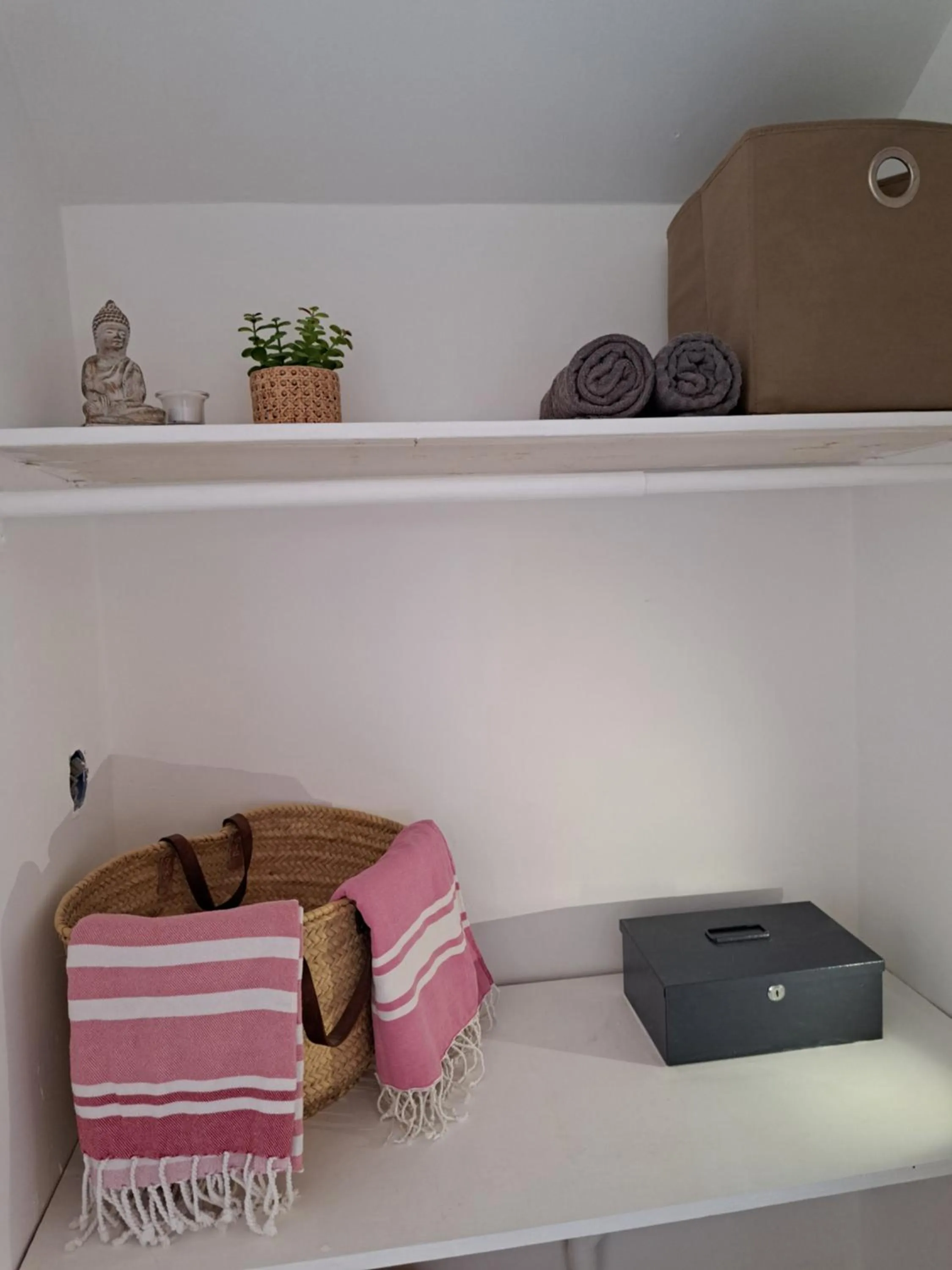 locker in BnBBonaire near the ocean