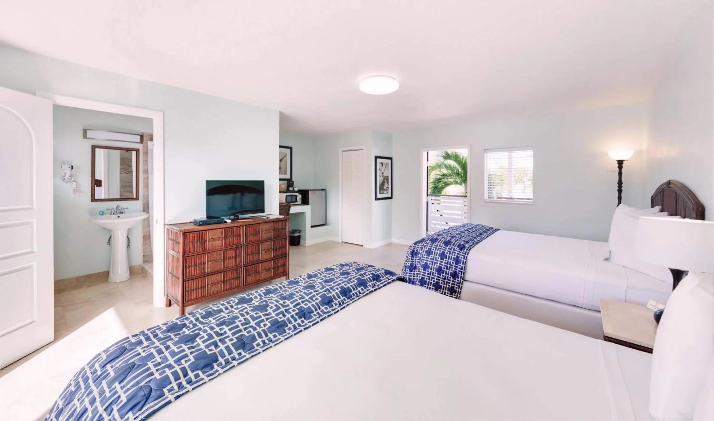 Bed in Creekside Inn