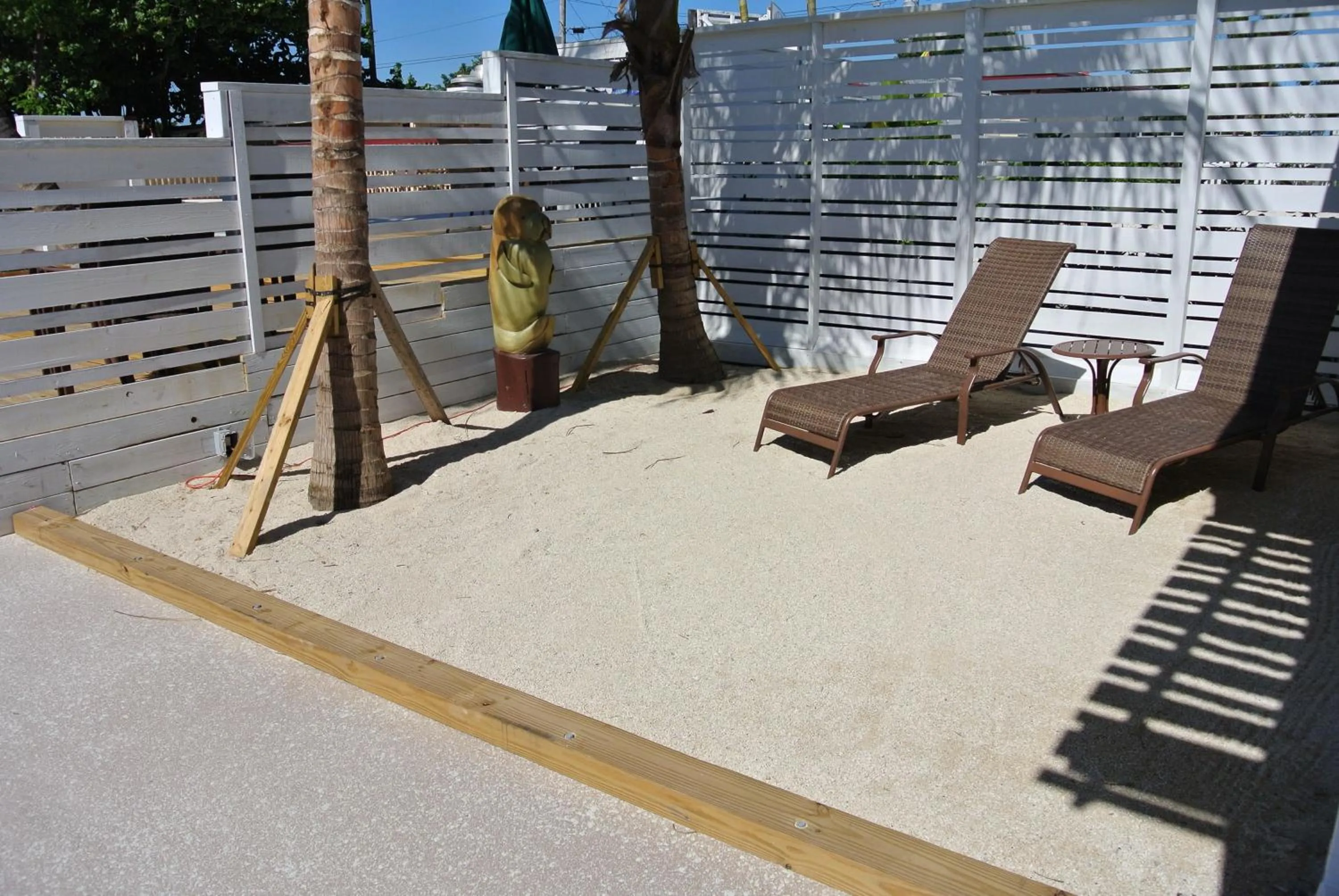 sunbed in Creekside Inn