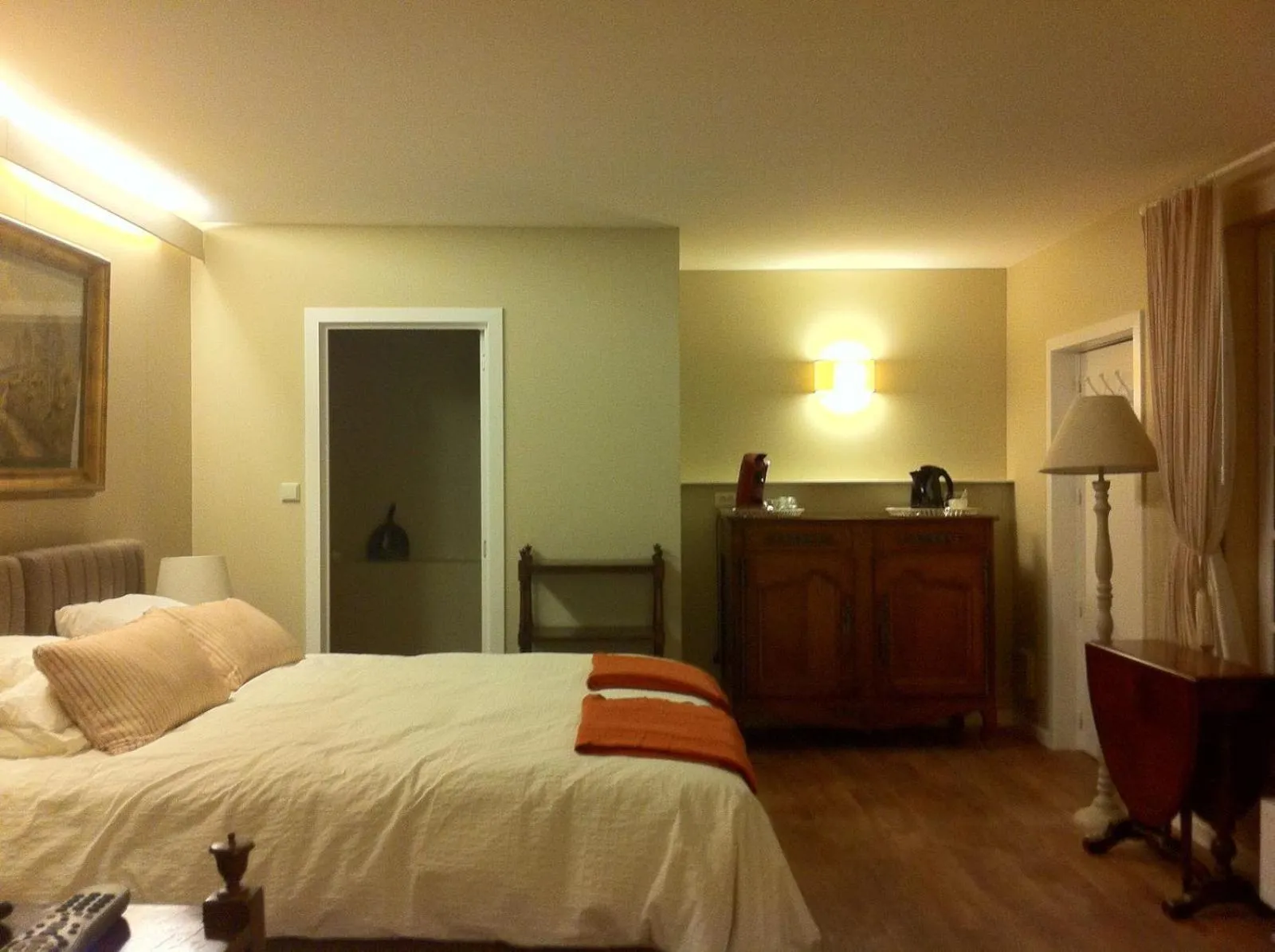 Bed in Bed and Breakfast Ros & Marc