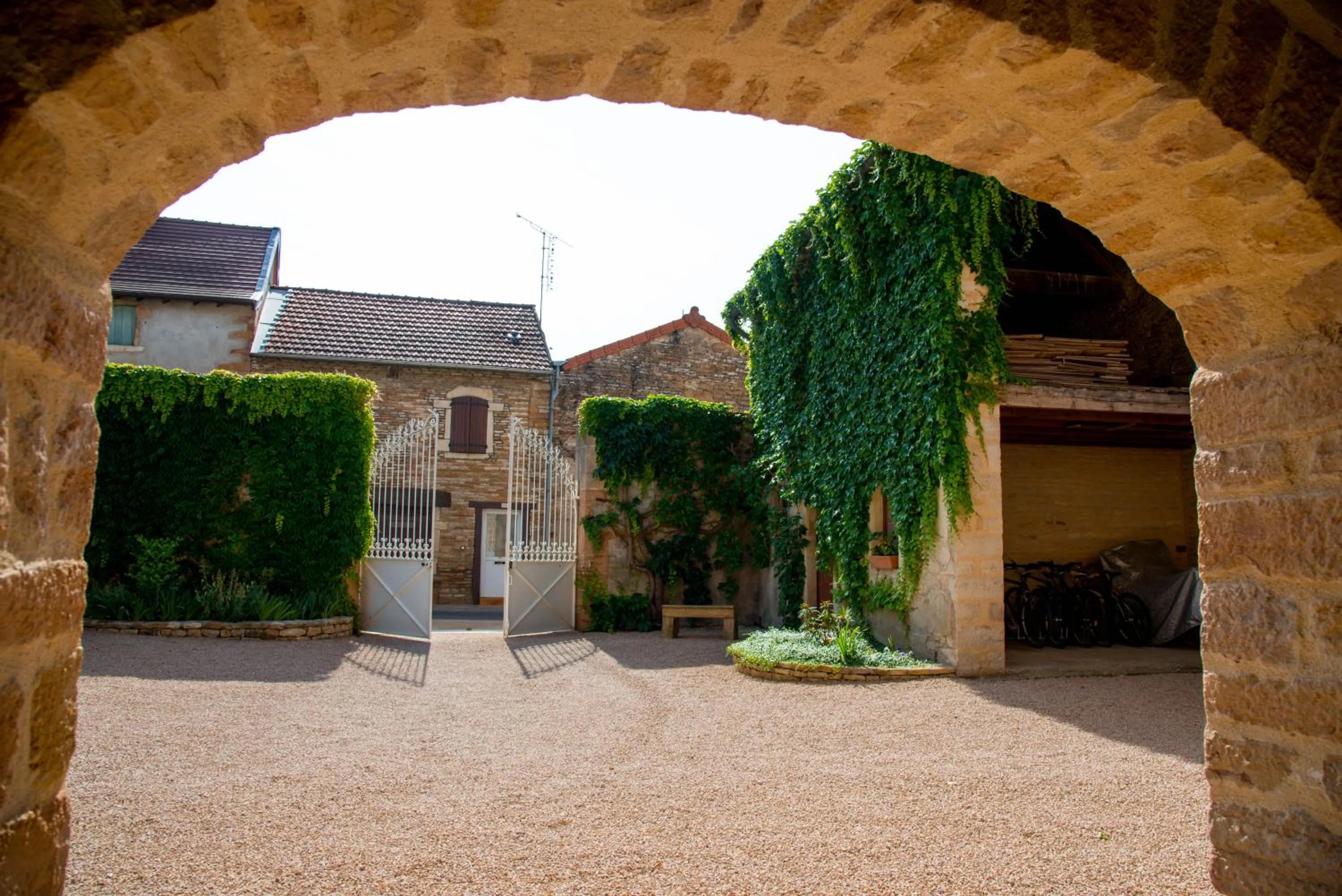 Inner courtyard view in Le Logis D'Azé