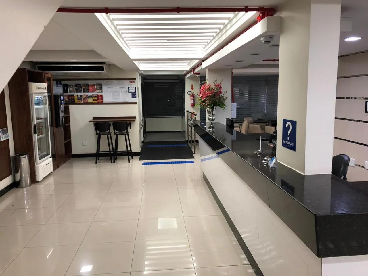 Communal lounge/ TV room in Tri Hotel Centro Chapecó