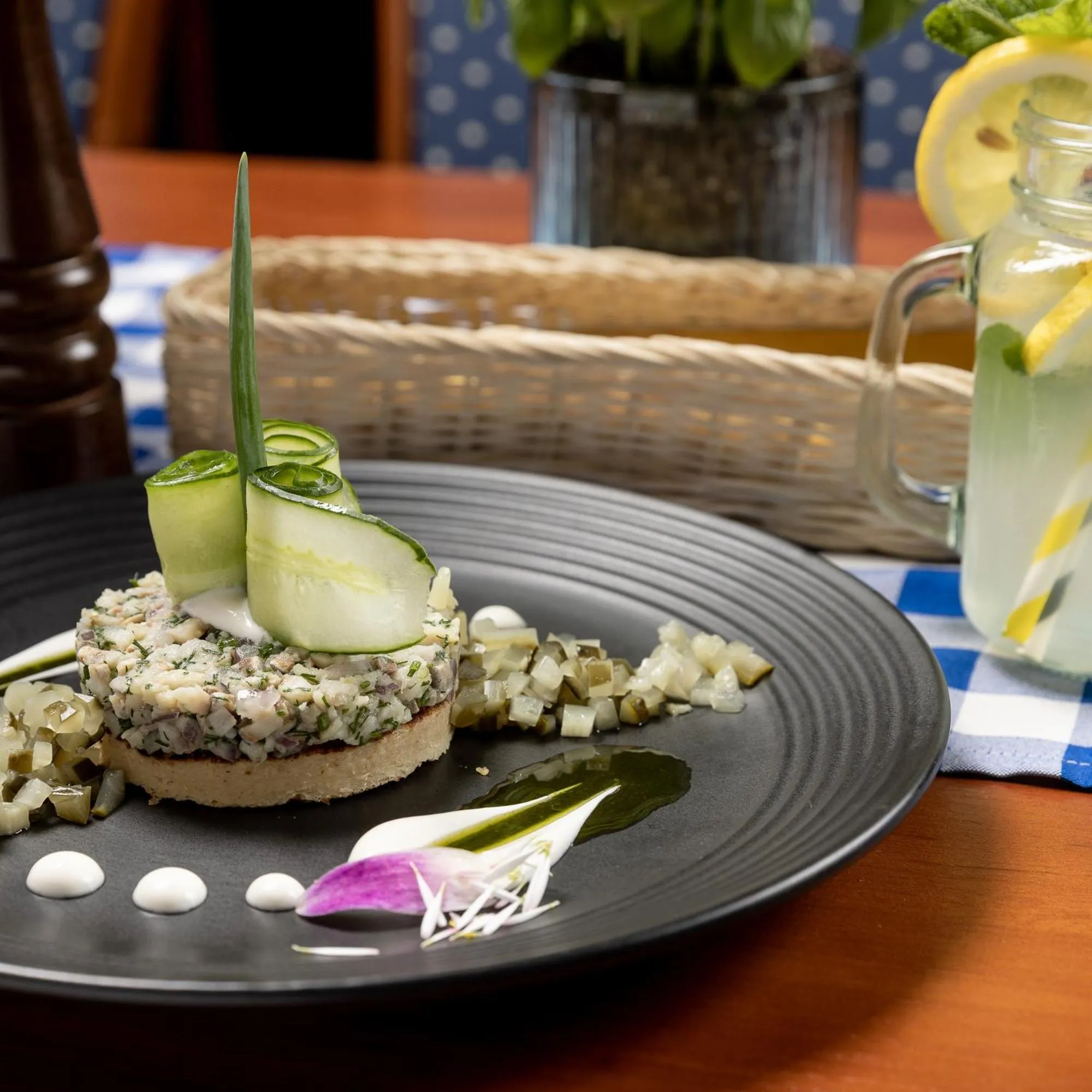 Restaurant/places to eat in Hotel Diamond w Białym Dworku