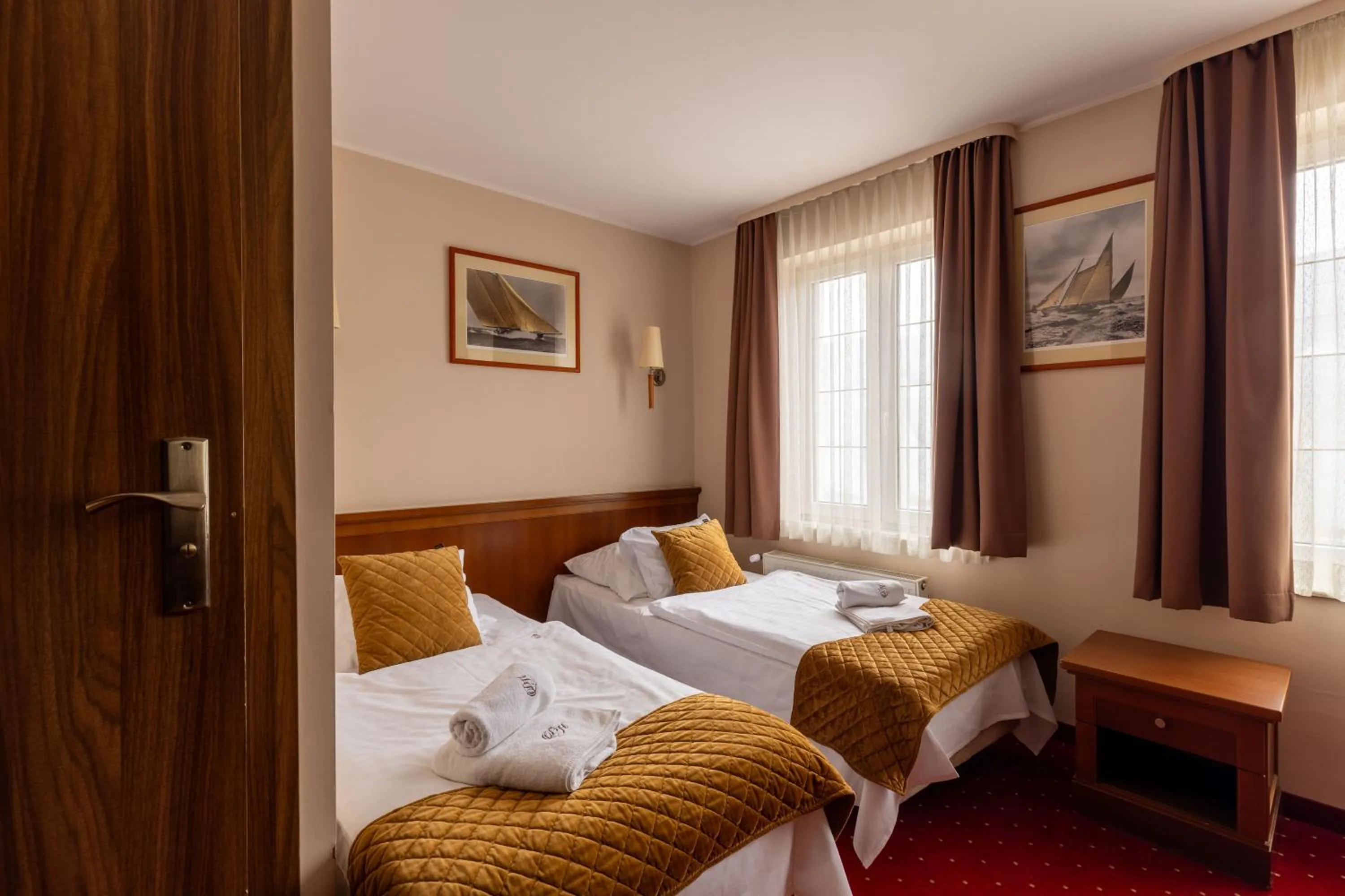 Bed in Hotel Diamond w Białym Dworku