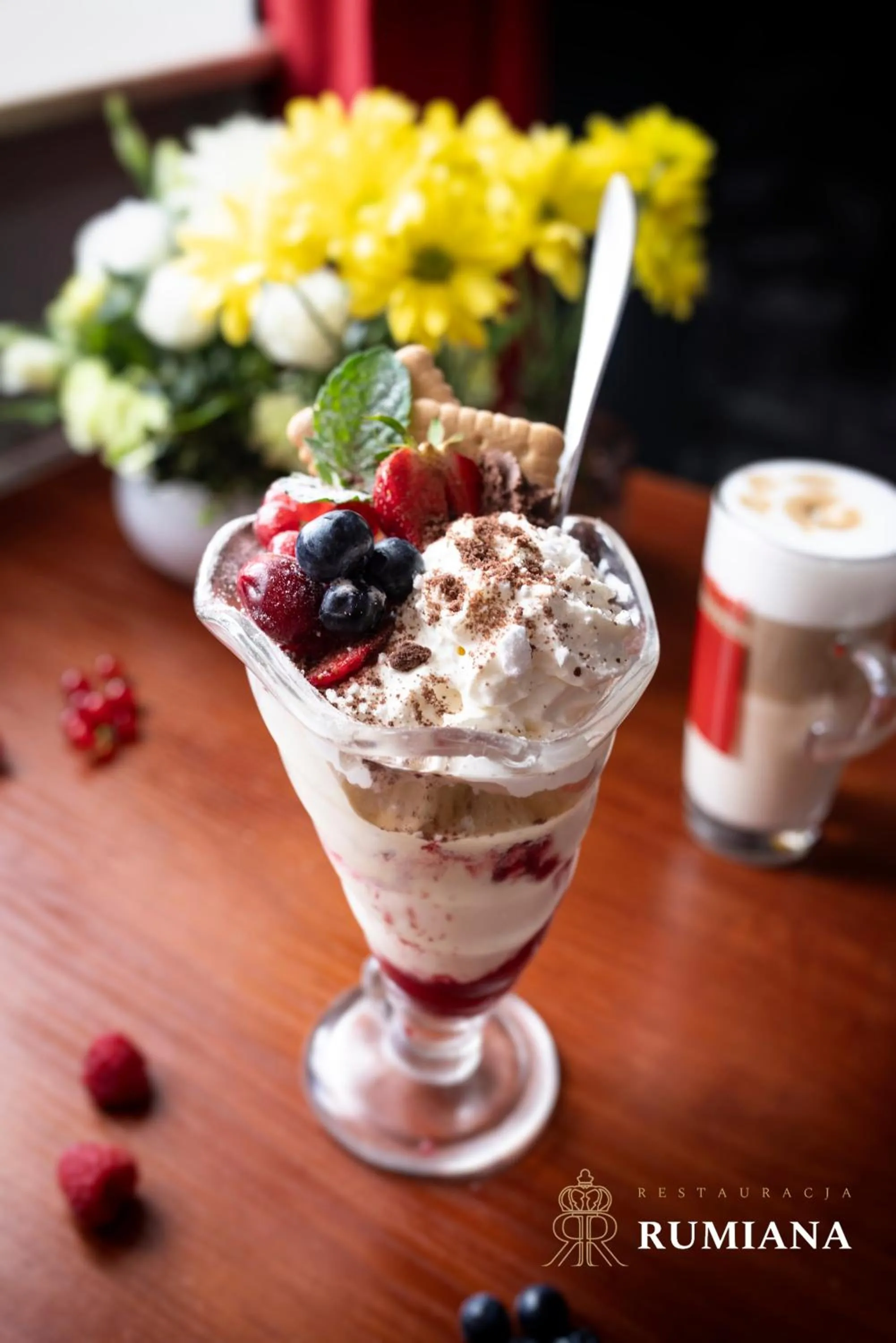 Restaurant/places to eat in Hotel Diamond w Białym Dworku