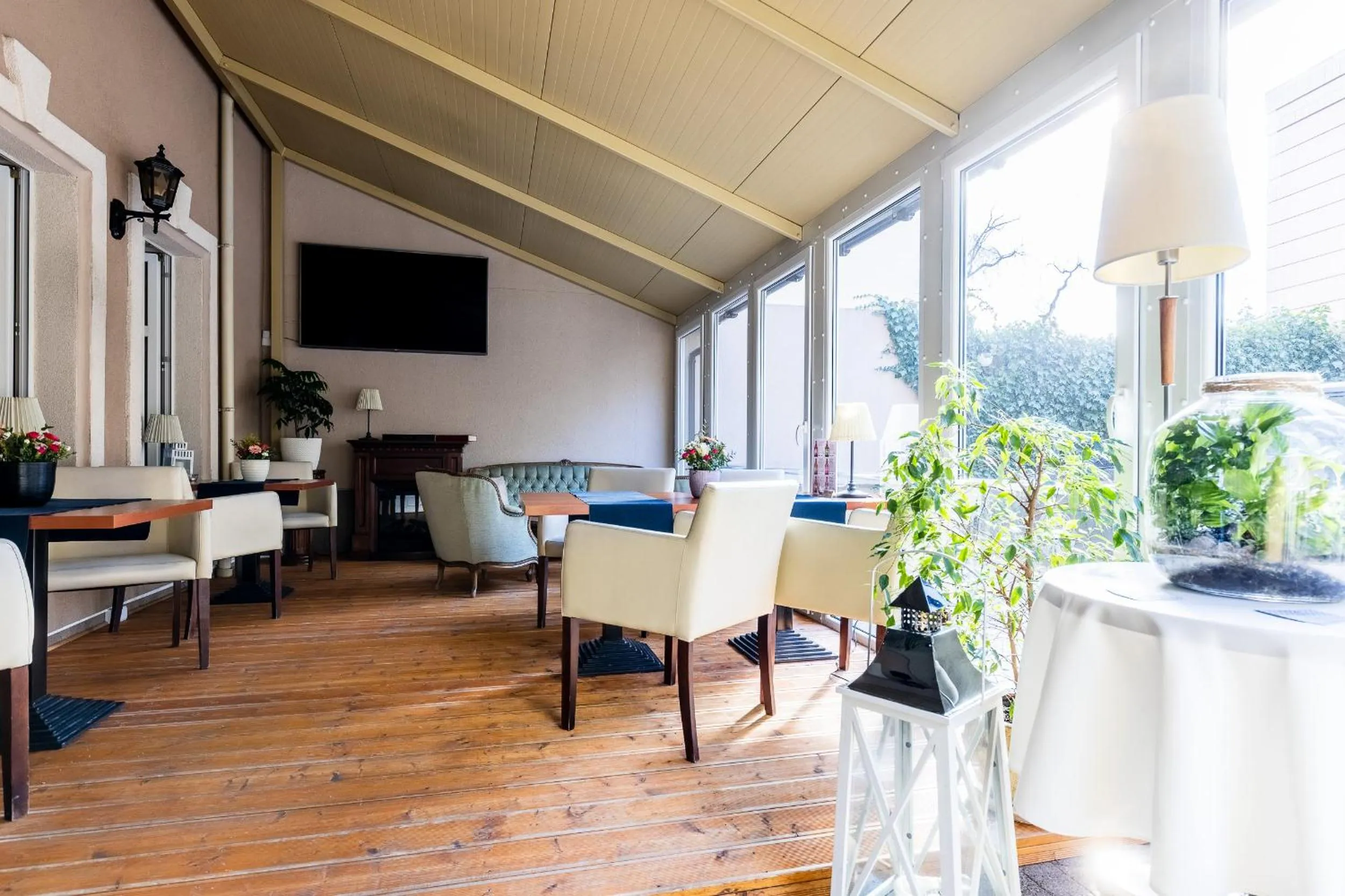 Patio in Hotel Diamond w Białym Dworku