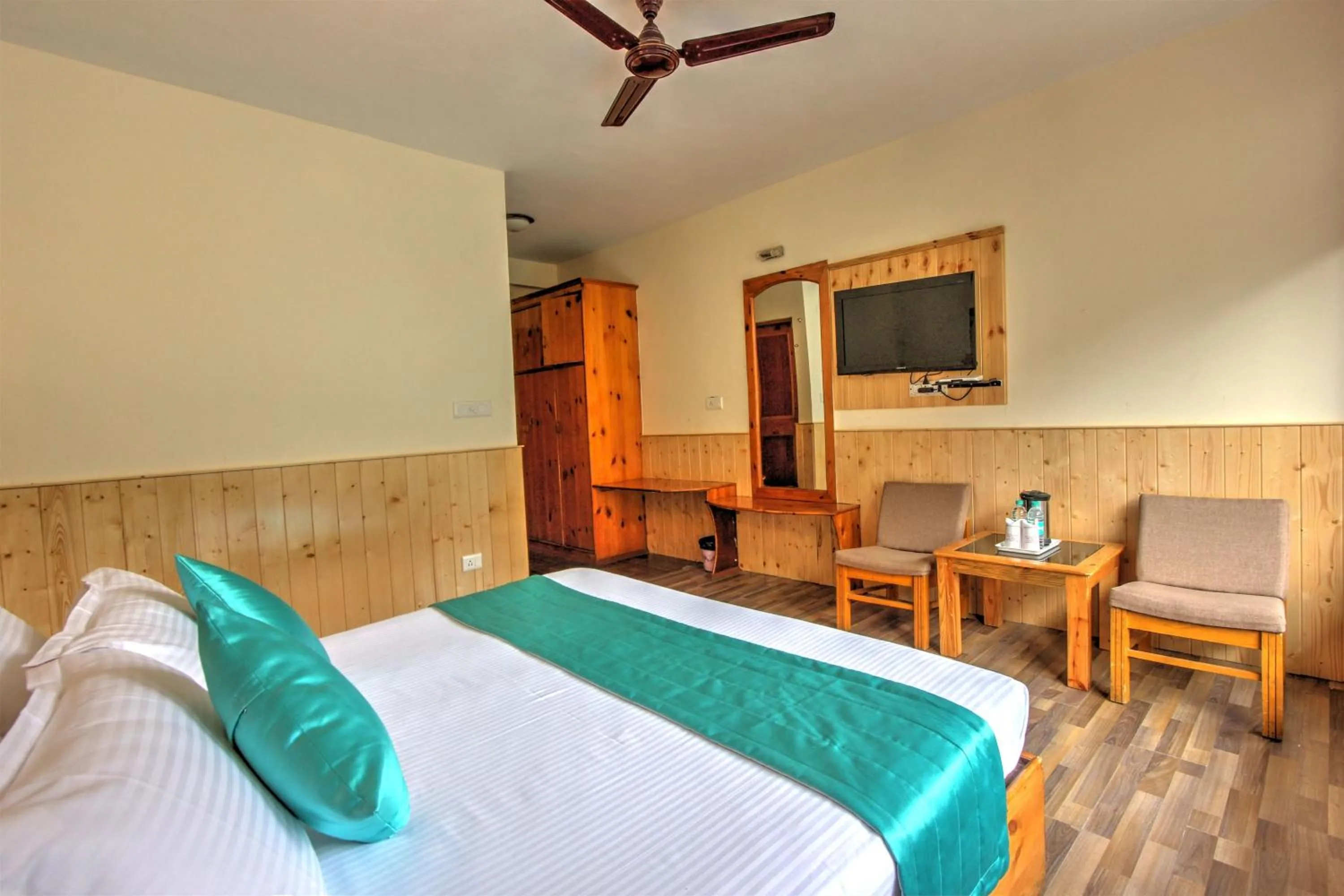 Bedroom, Bed in Hotel Mountain face by Snow City Hotels